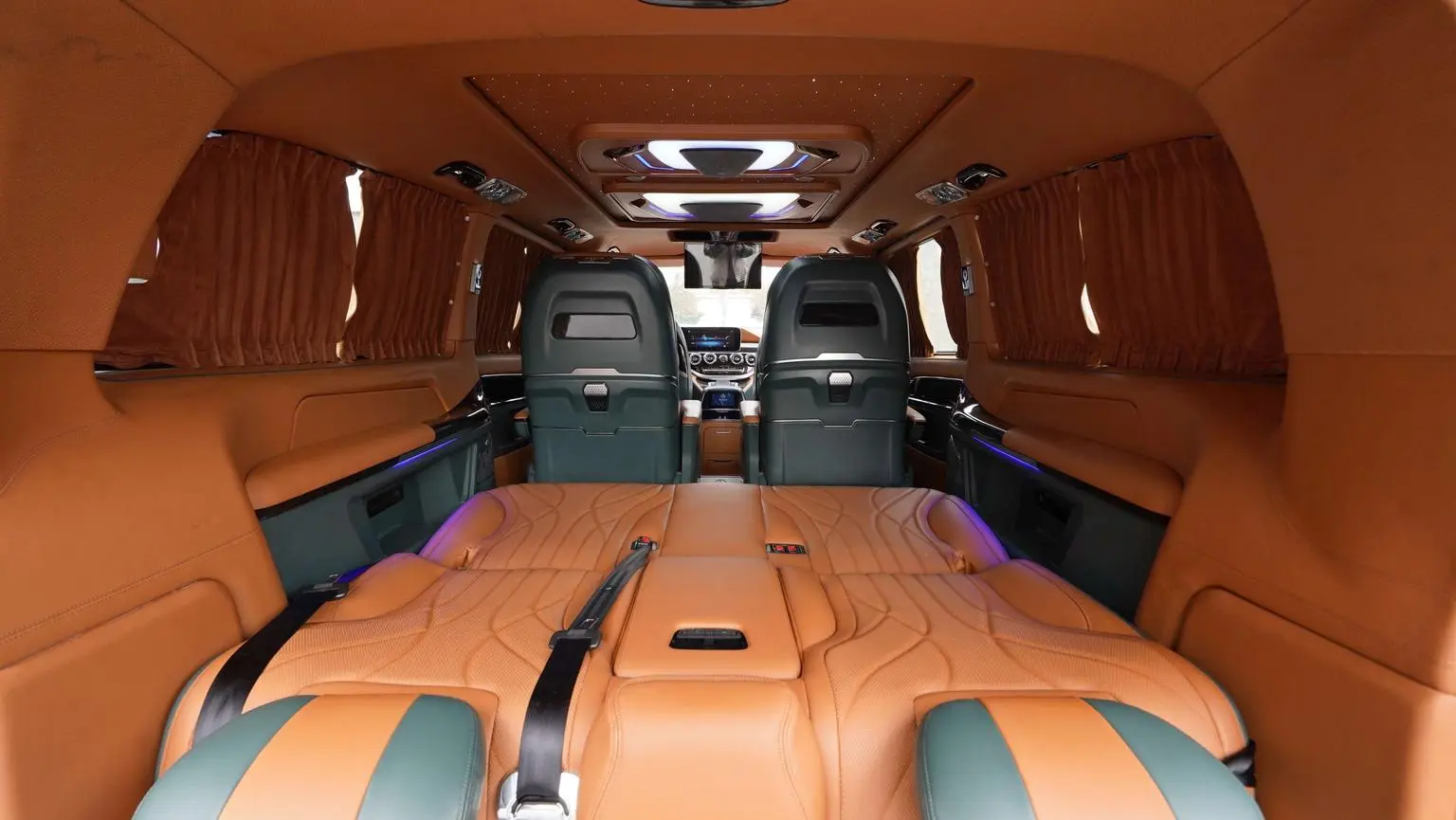 Mercedes-Benz 2023 2.0T Business 7 seat