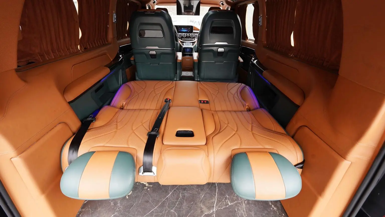 Mercedes-Benz 2023 2.0T Business 7 seat