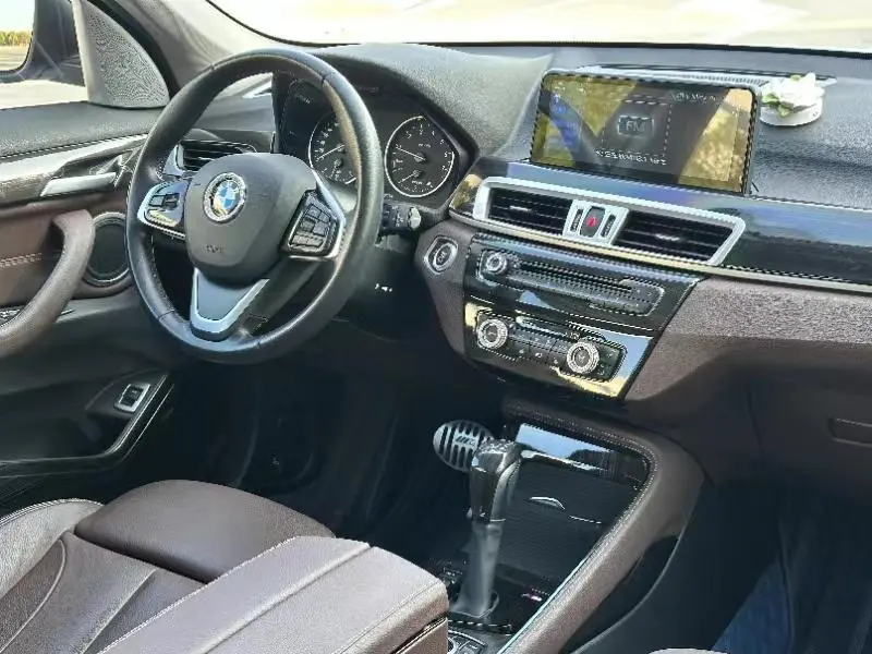 BMW X1 2018 xDrive20Li Premium Plus