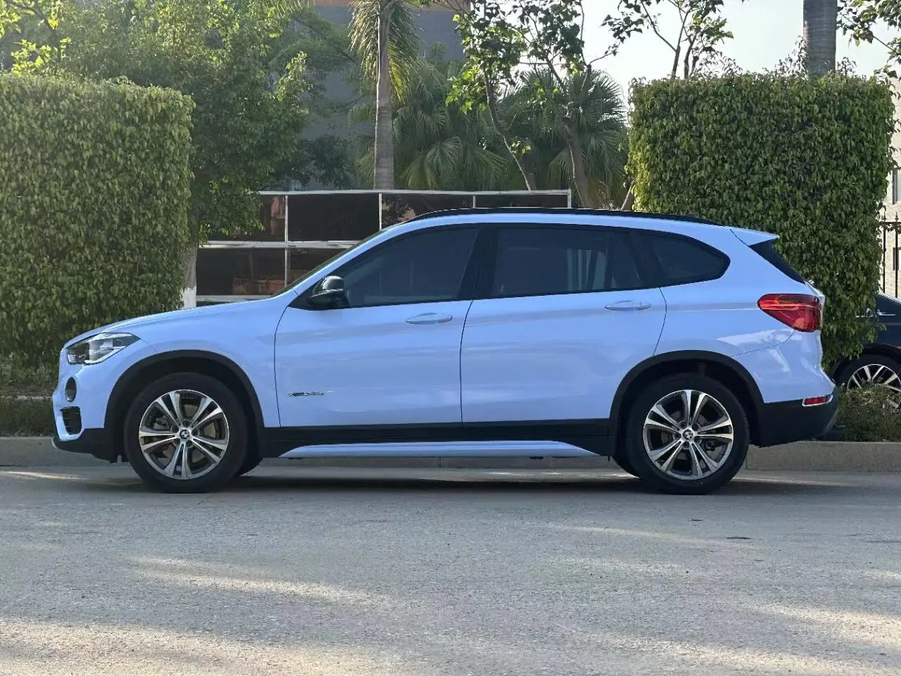 BMW X1 2018 xDrive20Li Premium Plus