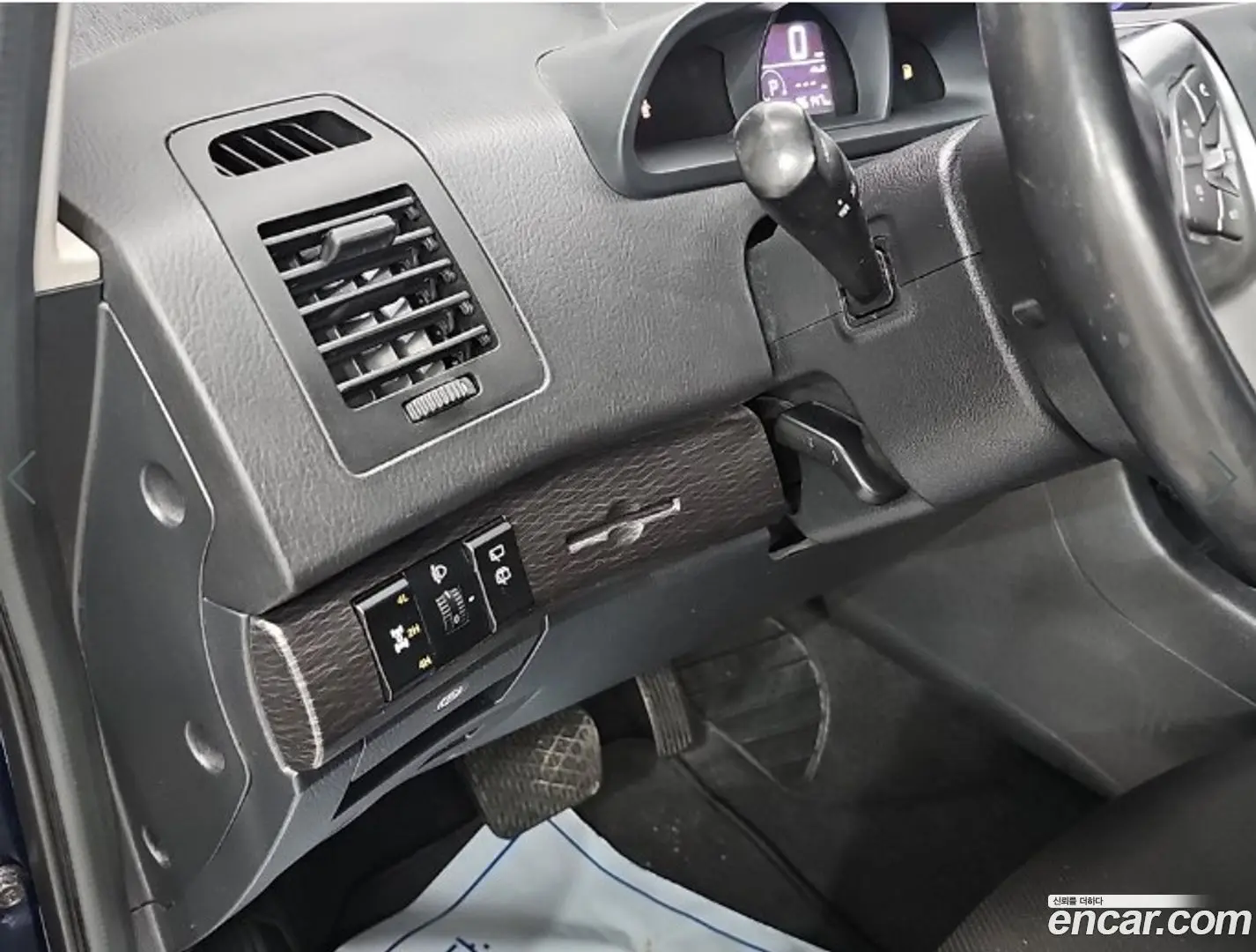 KG Mobility KORANDO 4WD Extreme Sport 9-Seater
