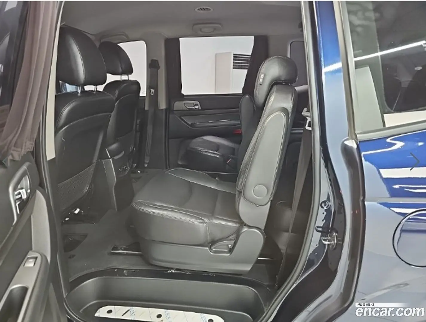KG Mobility KORANDO 4WD Extreme Sport 9-Seater