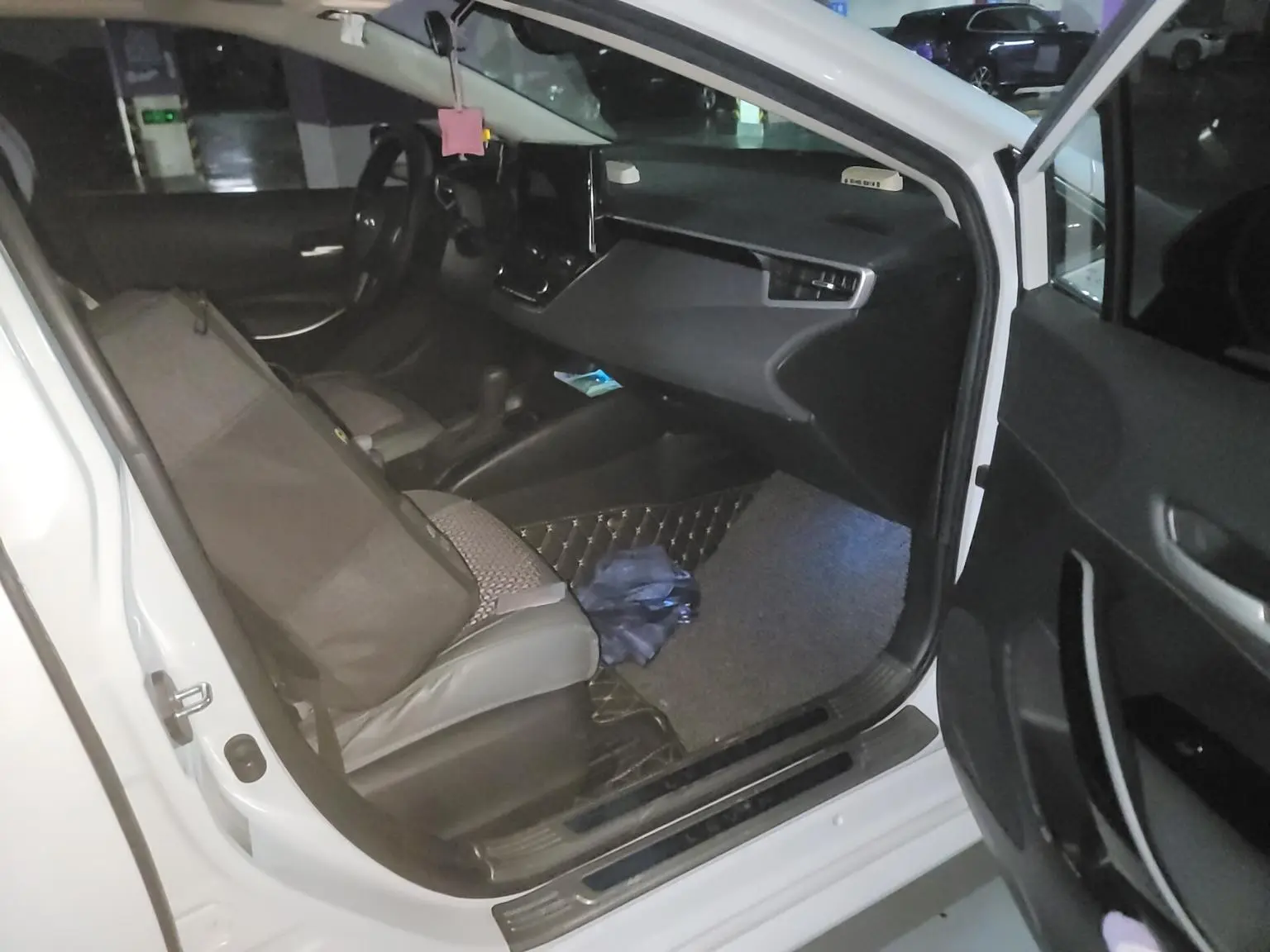 Toyota 2021 2.0L Luxury