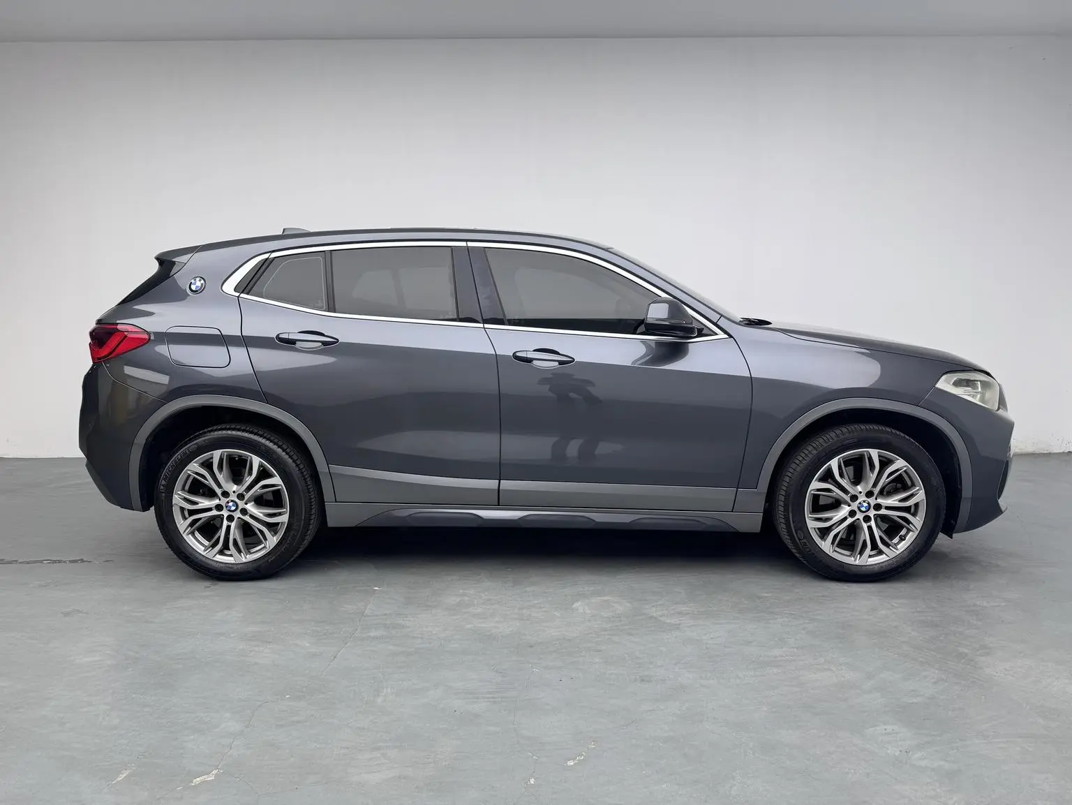 BMW X2( Import ) 2019 sDrive25i Leading M Off-Road Package China VI