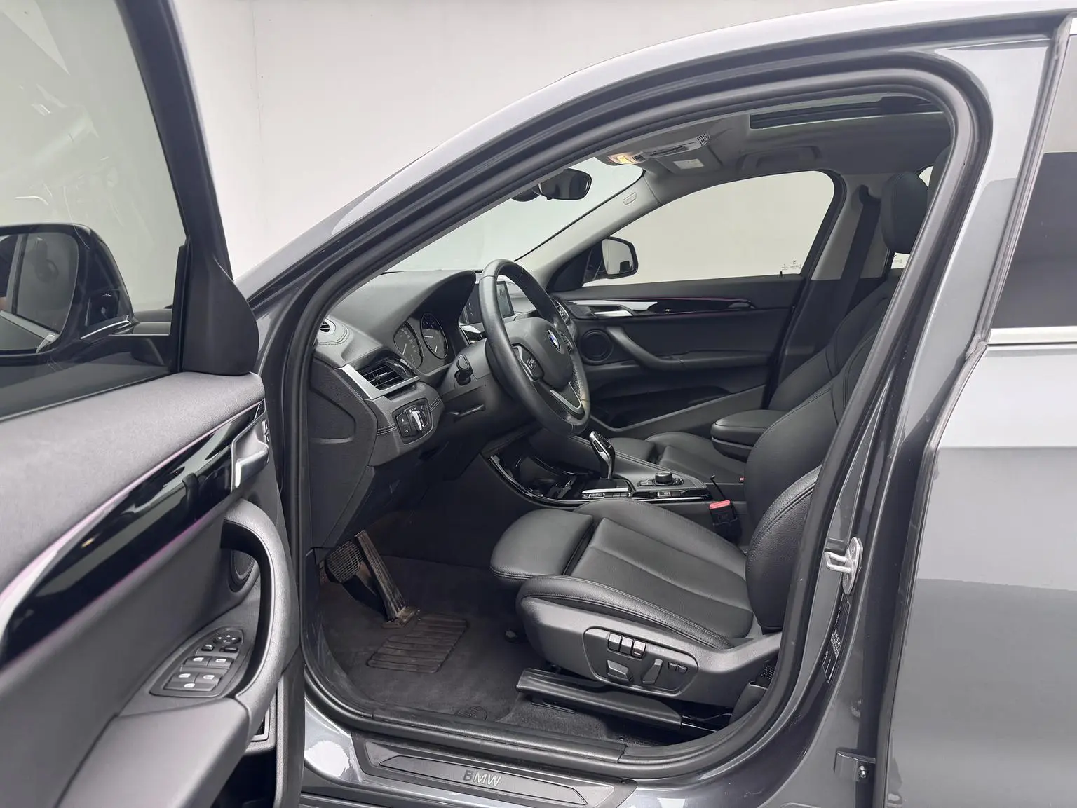 BMW X2( Import ) 2019 sDrive25i Leading M Off-Road Package China VI