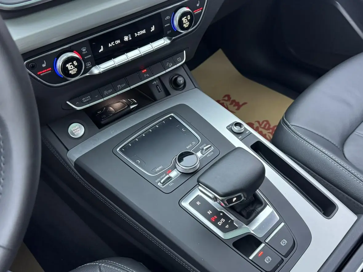 Audi Q5L 2020 40 TFSI Fashion