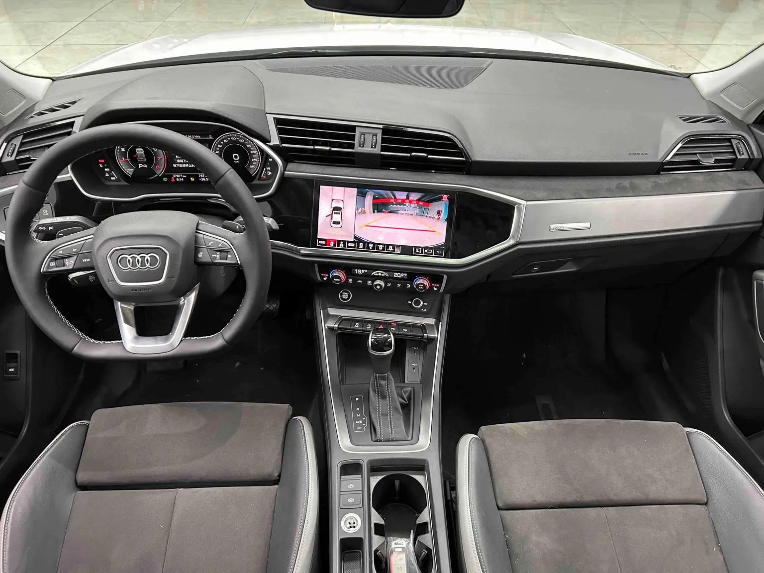 Audi Q3 2022 35 TFSI Dynamic Fashion
