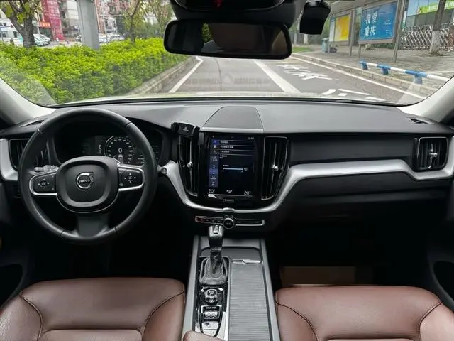 Volvo XC60 2019 T5 4WD Smart China VI