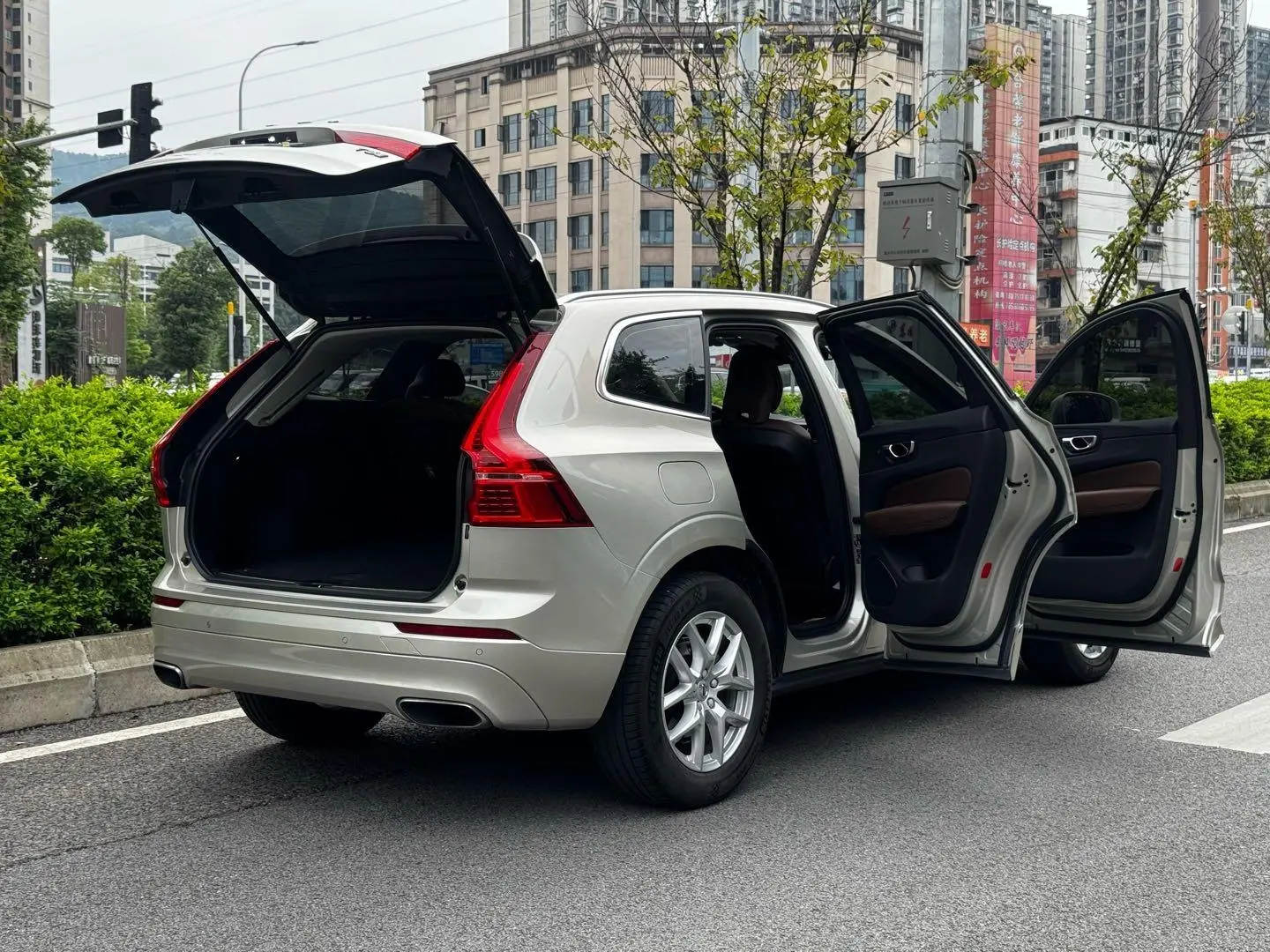 Volvo XC60 2019 T5 4WD Smart China VI