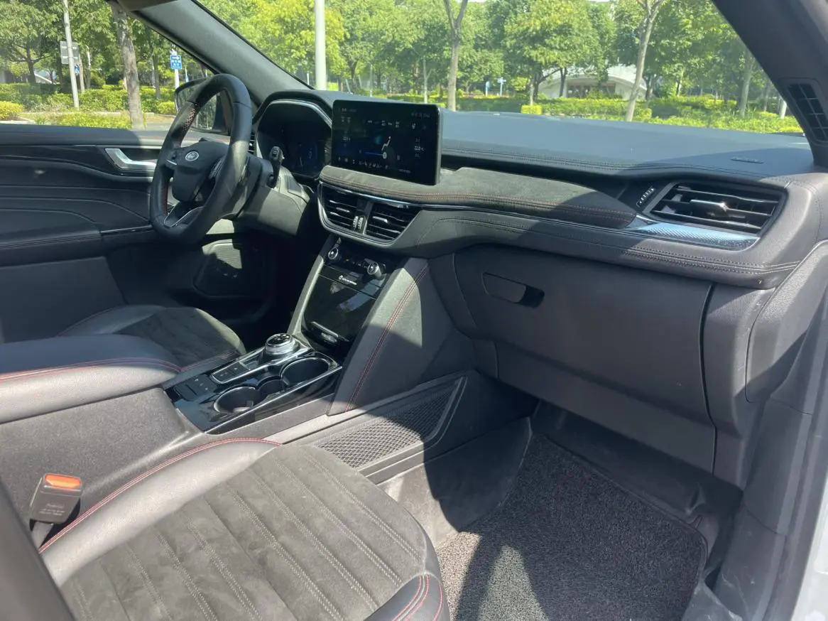 Ford Escape 2019 EcoBoost 245 4WD ST-LINE