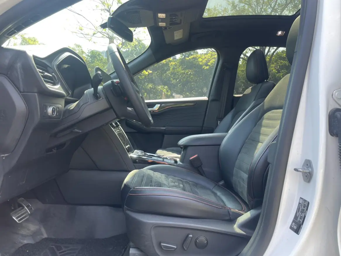 Ford Escape 2019 EcoBoost 245 4WD ST-LINE