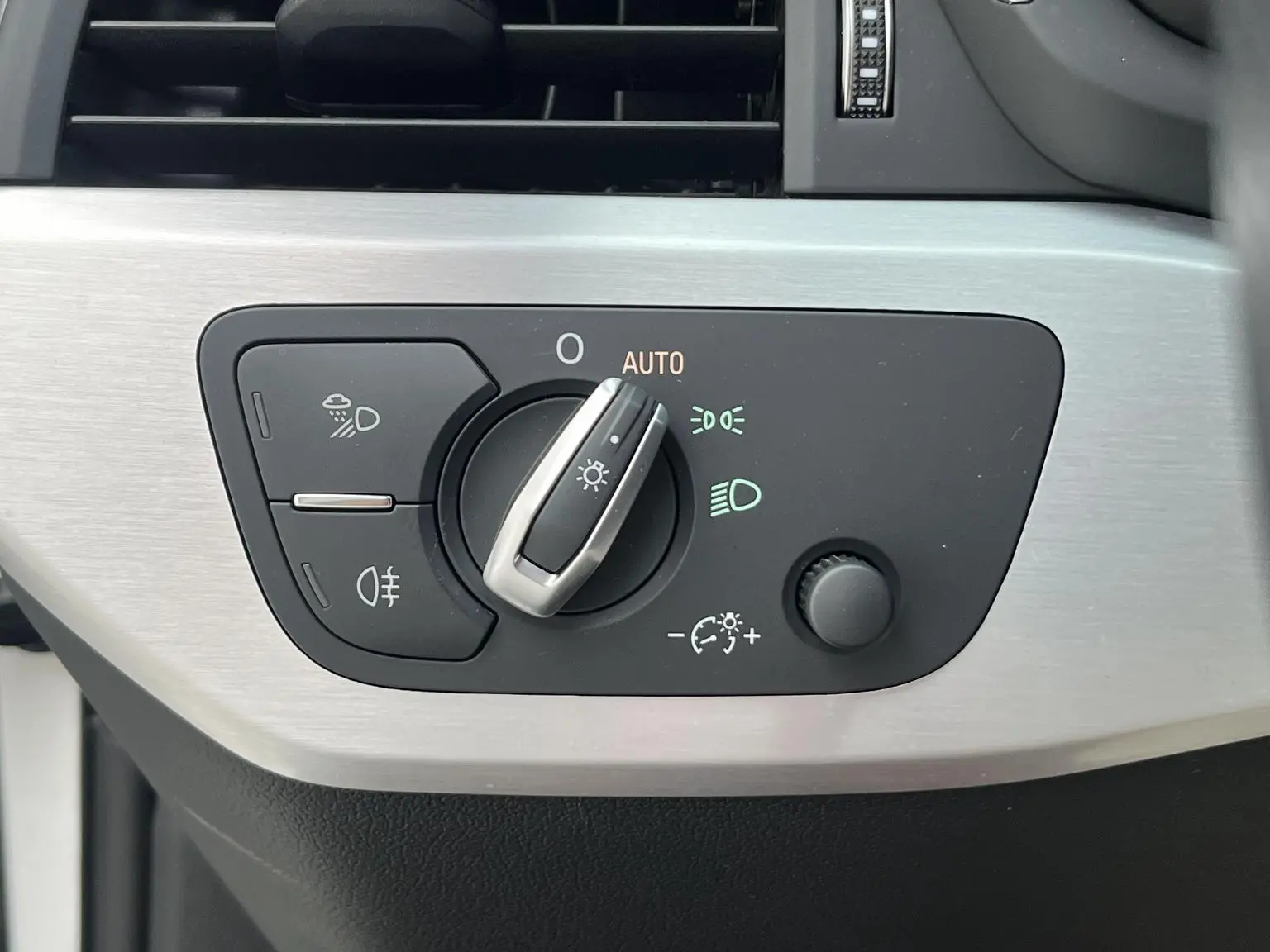 Audi A4L 2020 40 TFSI Dynamic Fashion
