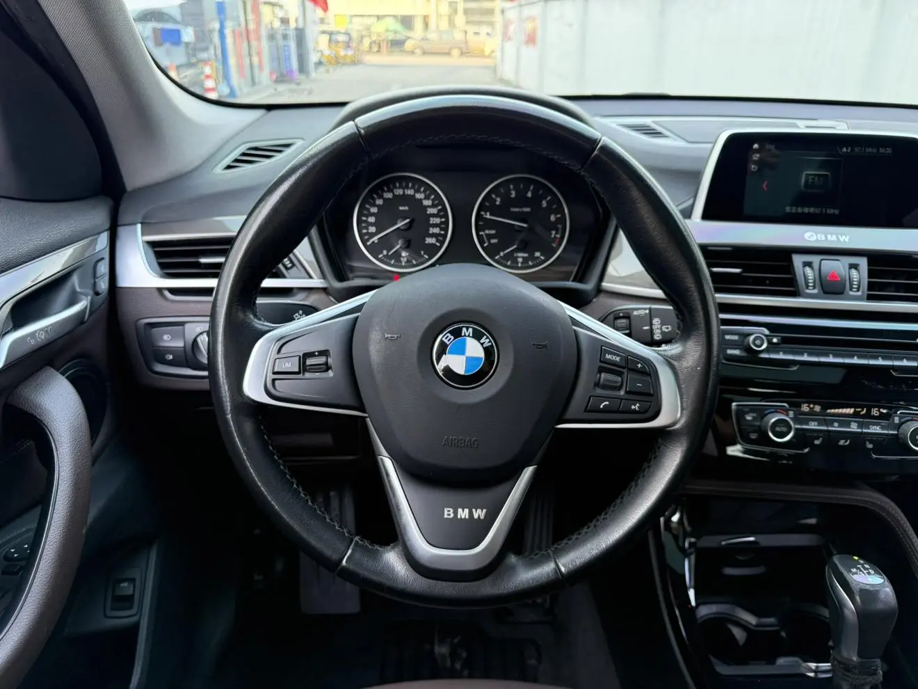 BMW X1 2018 xDrive20Li Premium Plus