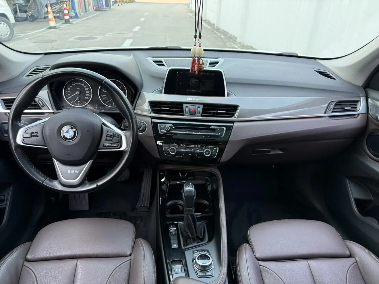 BMW X1 2018 xDrive20Li Premium Plus