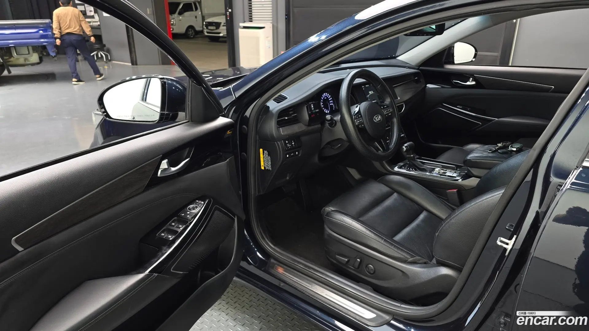 Kia K7 3.0 LPI Trendy(Rented Car)