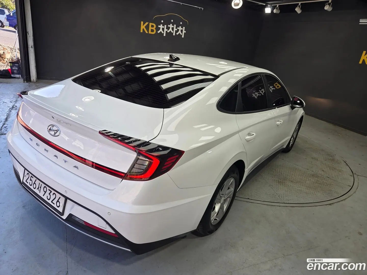 Hyundai Sonata 2.0 LPG(rental car)