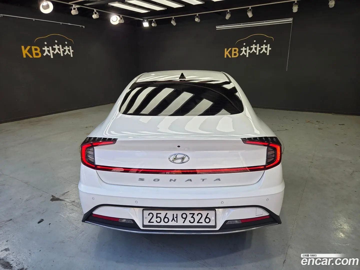 Hyundai Sonata 2.0 LPG(rental car)