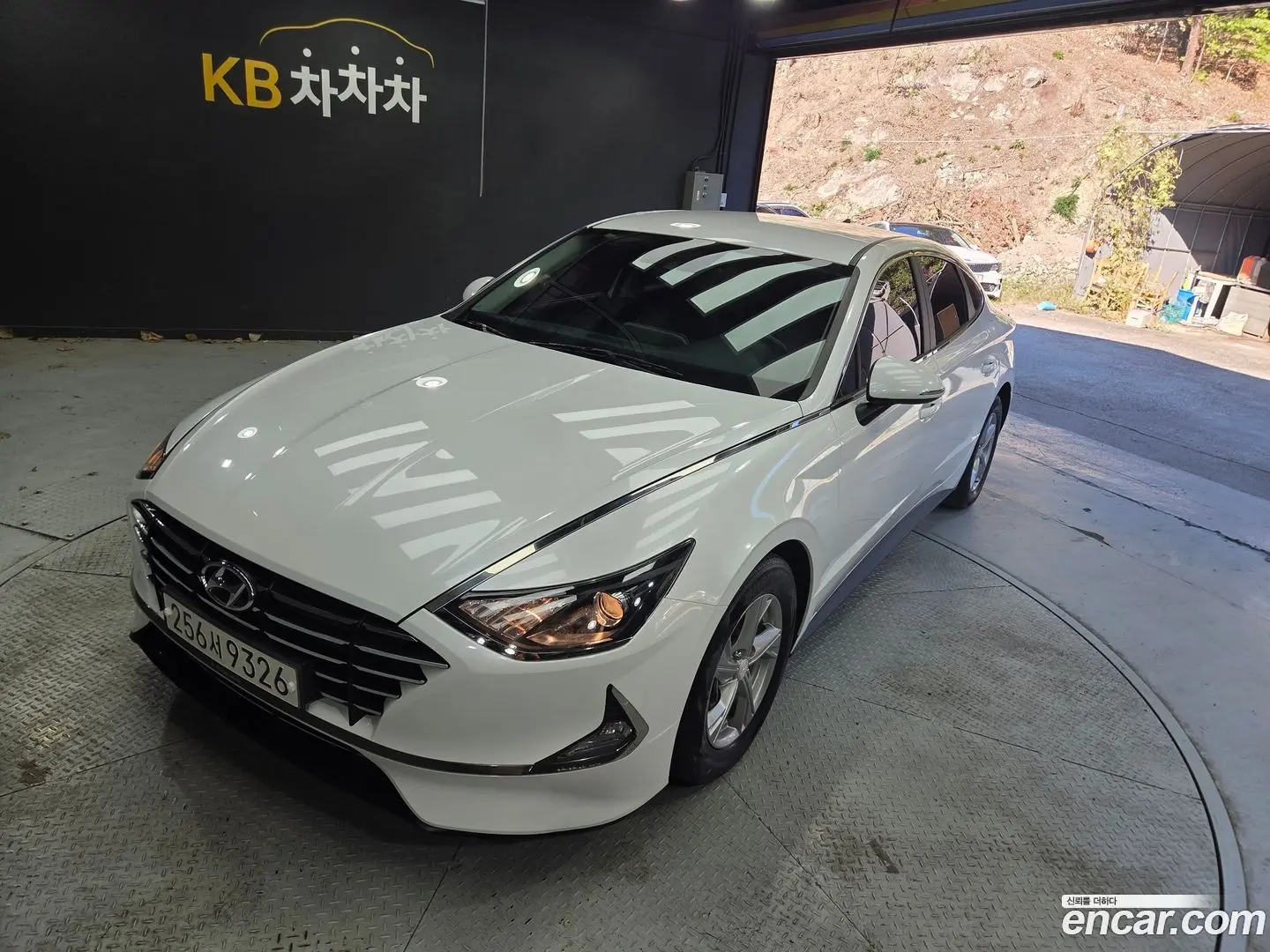 Hyundai Sonata 2.0 LPG(rental car)