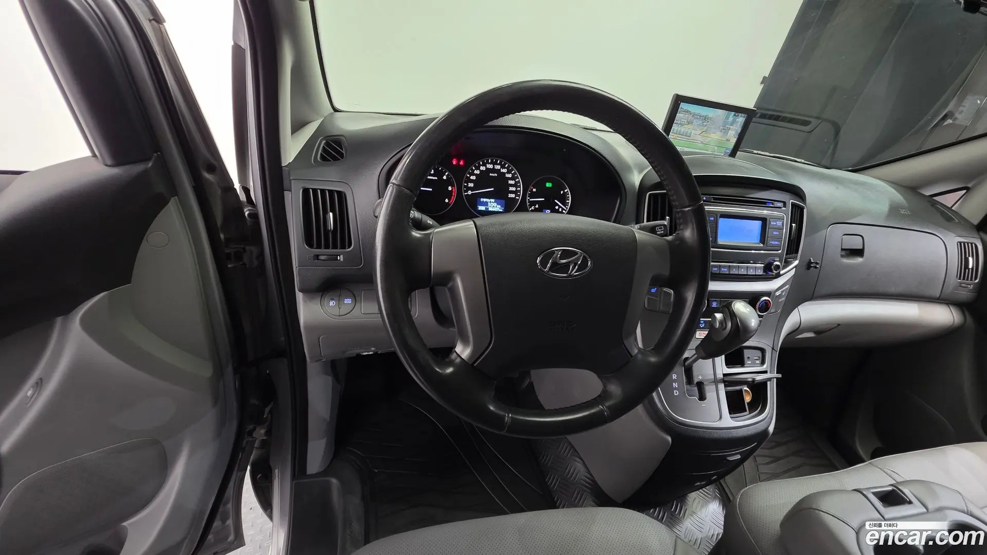 Hyundai Starex Van 3-Seater