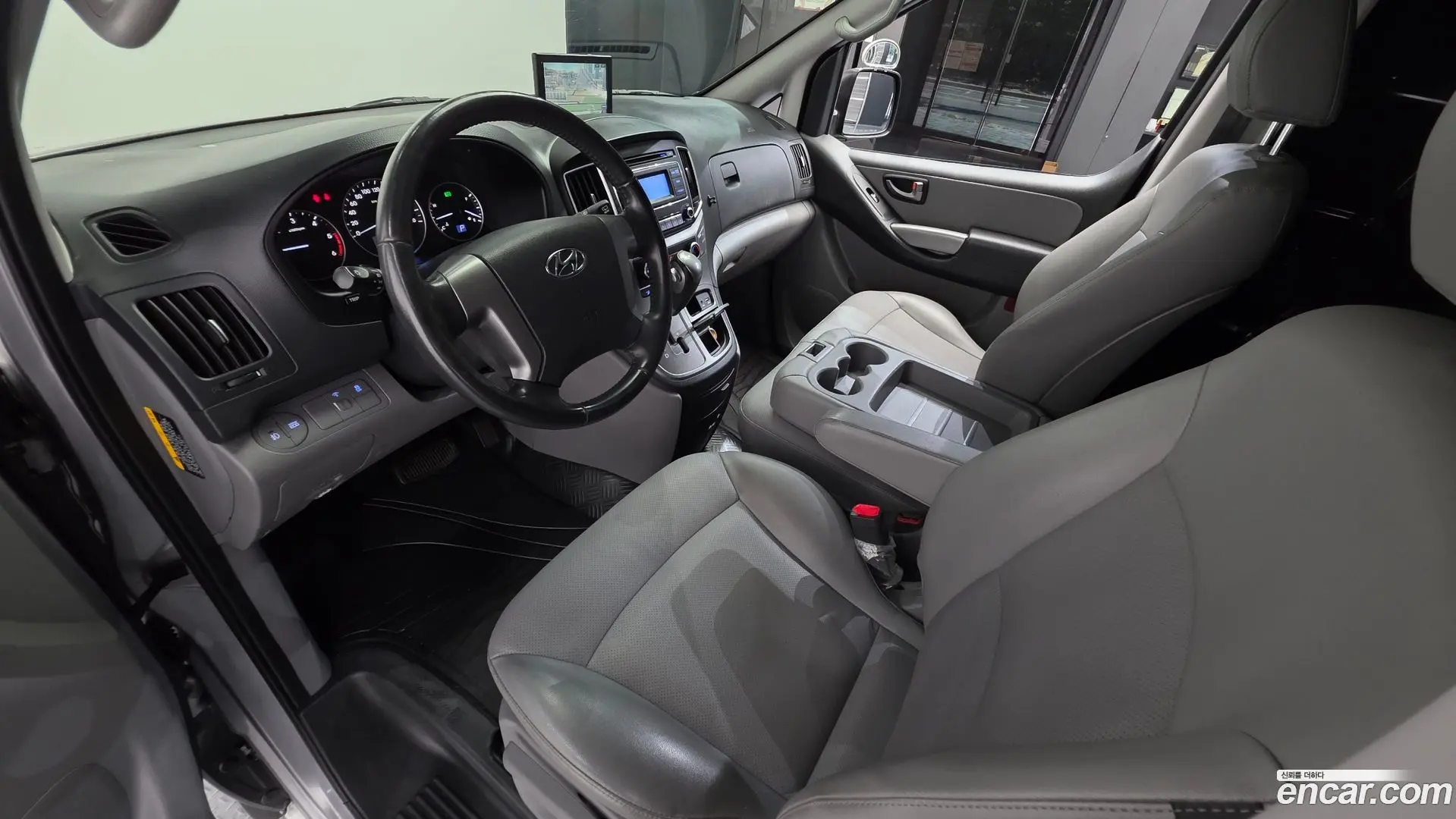 Hyundai Starex Van 3-Seater