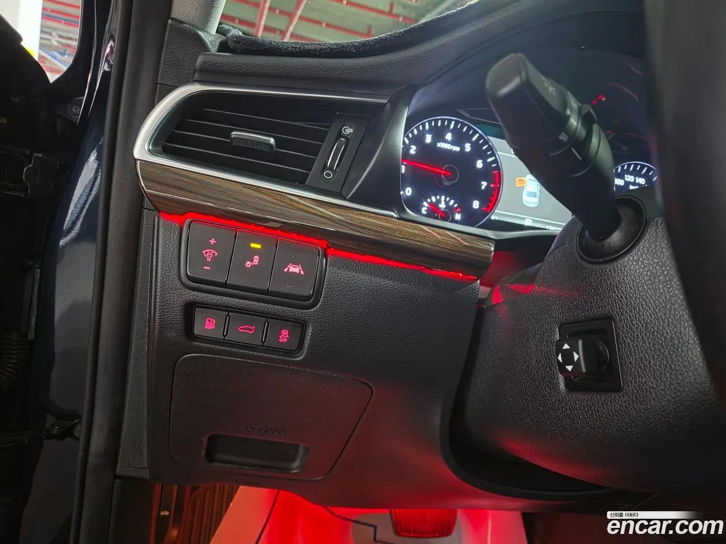 Kia K7 3.0 LPI Prestige (Rental Car)
