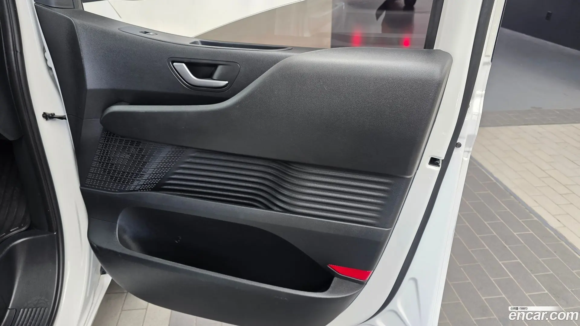 Hyundai Staria Cargo 5-Seater 2022