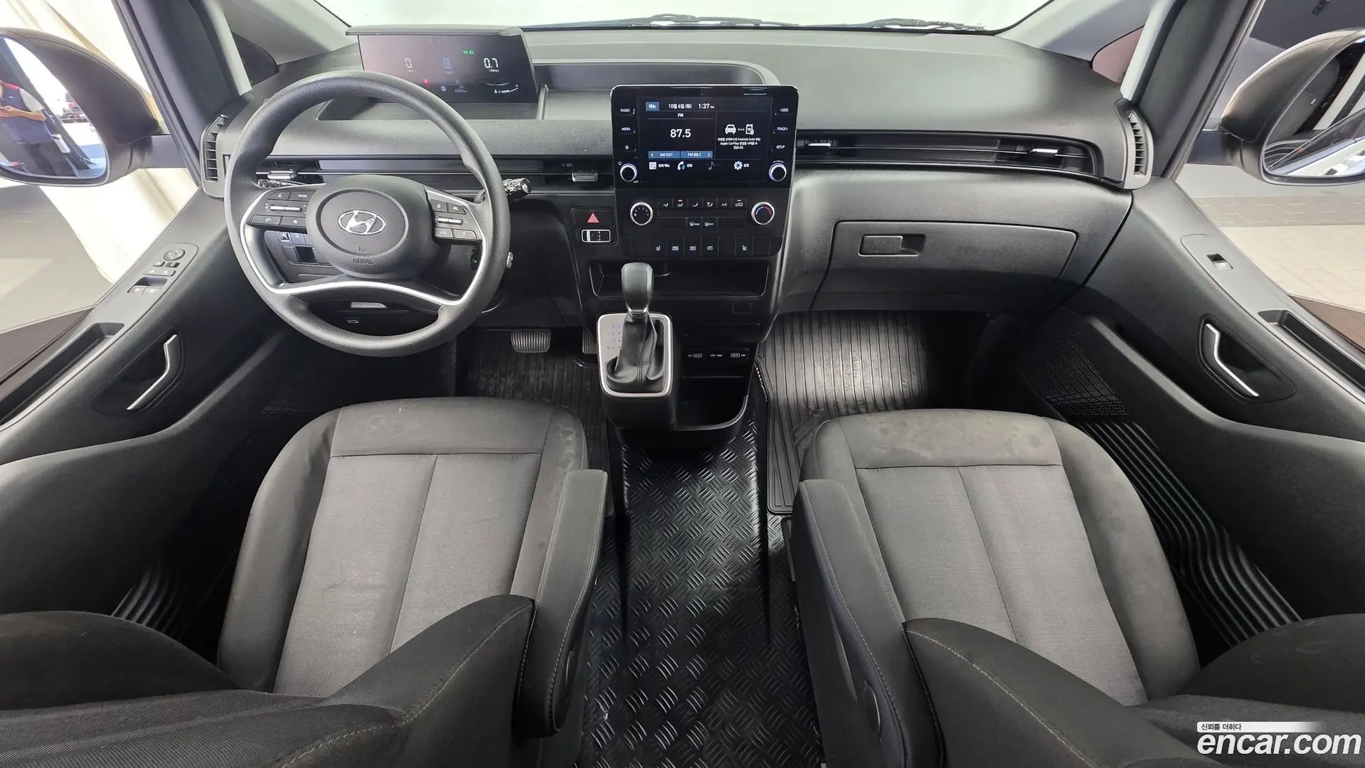 Hyundai Staria Cargo 5-Seater 2022
