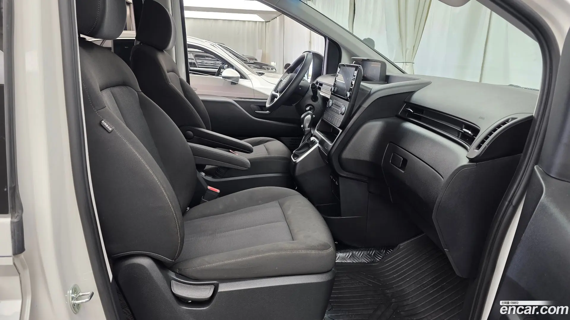 Hyundai Staria Cargo 5-Seater 2022
