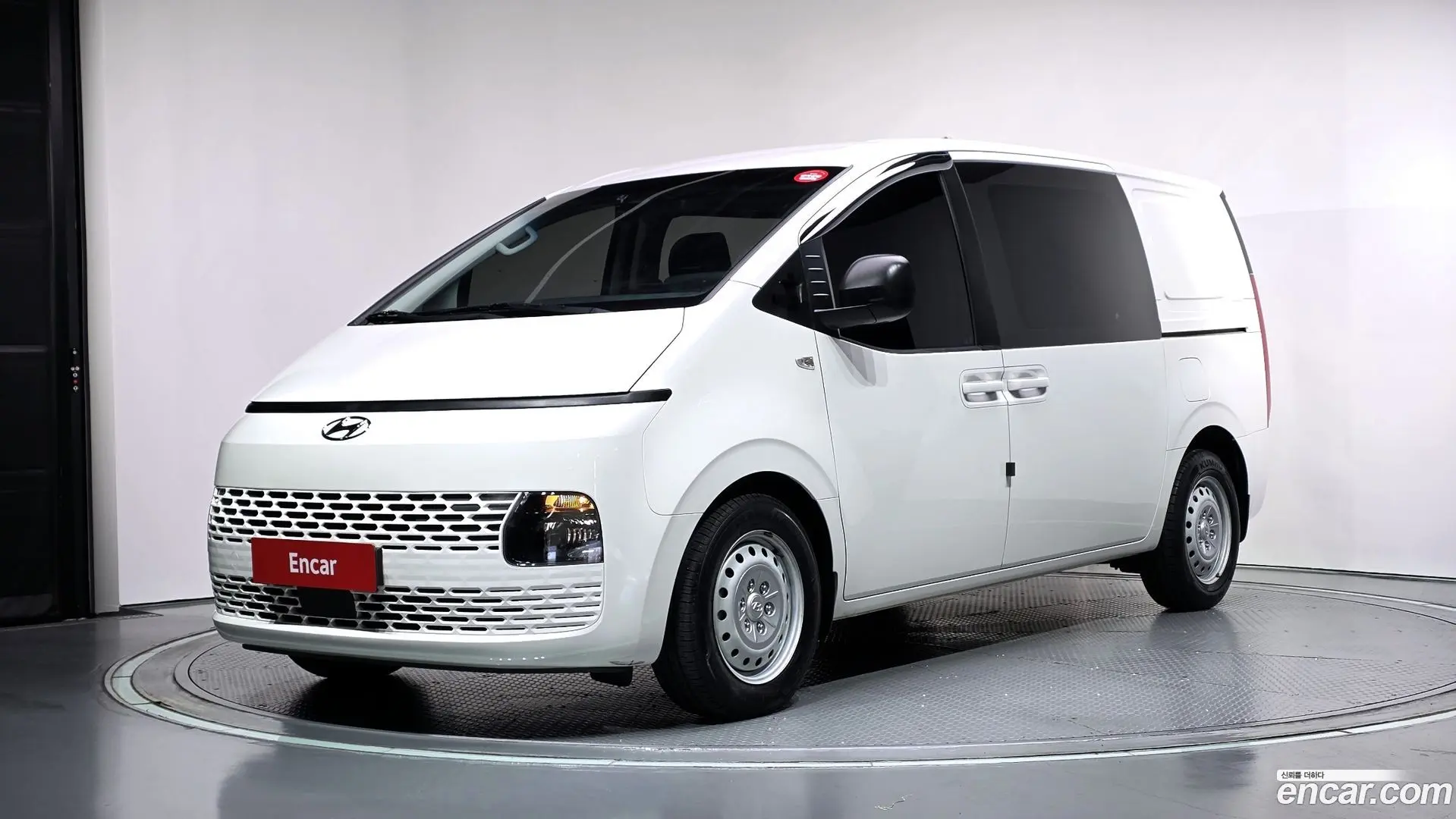 Hyundai Staria Cargo 5-Seater 2022