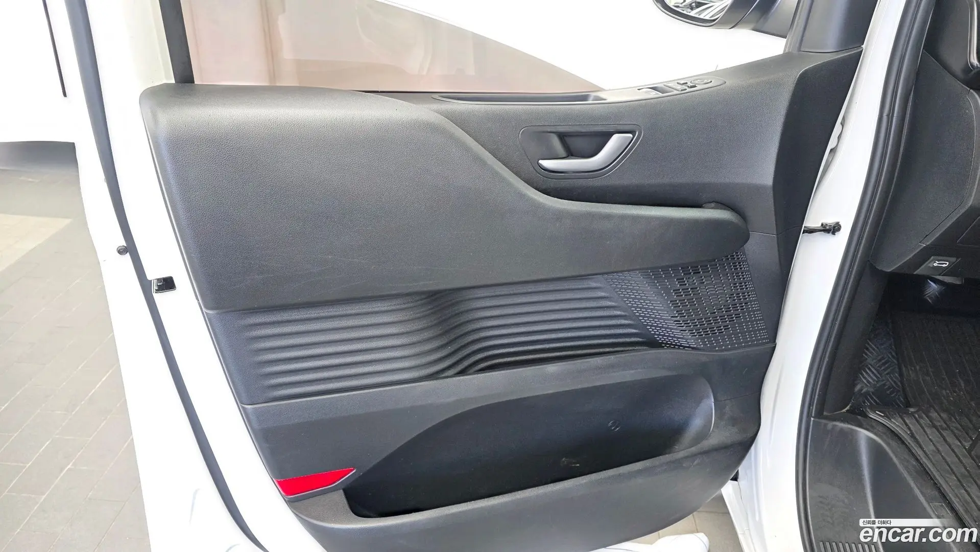 Hyundai Staria Cargo 5-Seater 2022