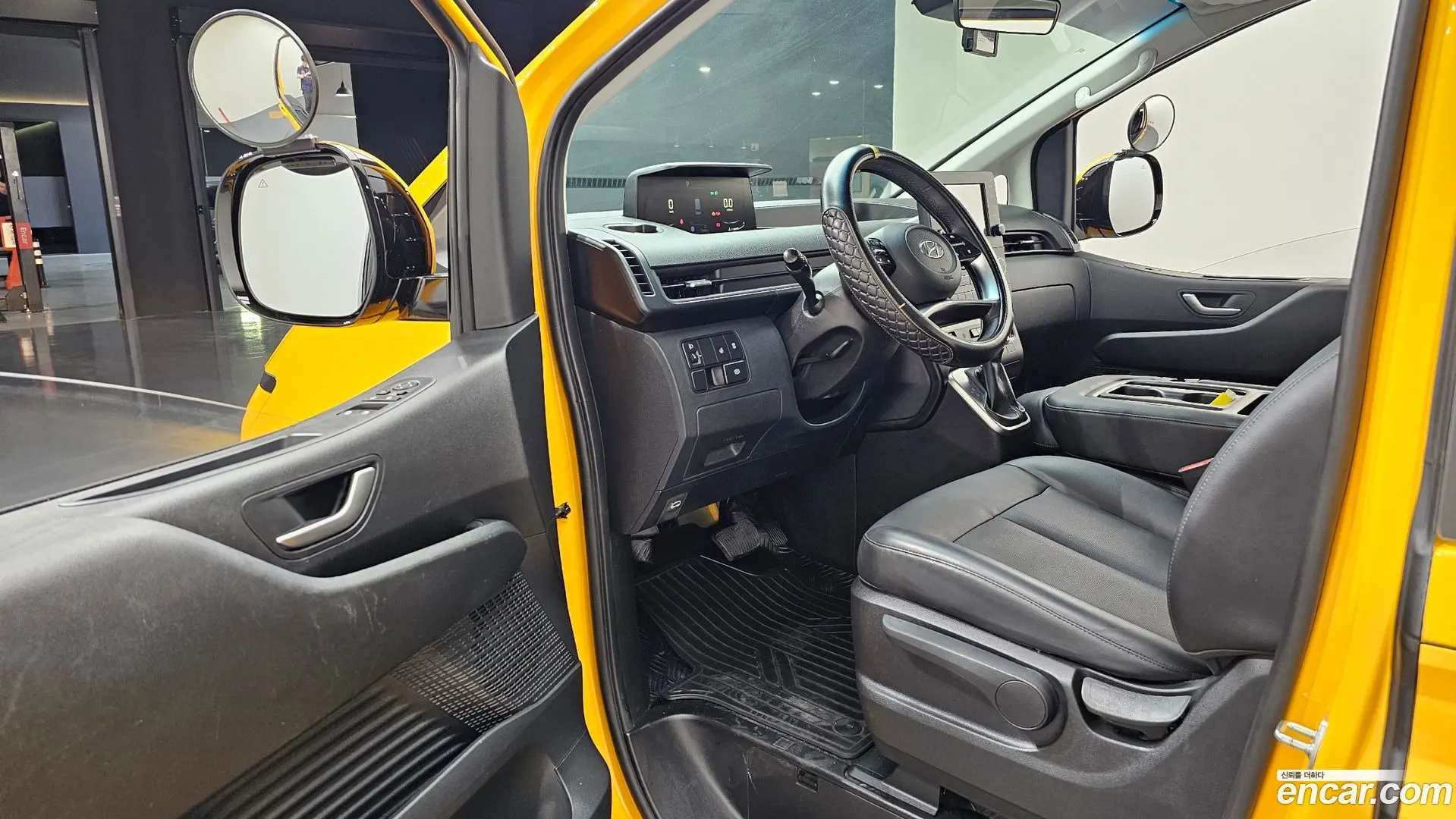 Hyundai Staria L3.5 Kinder Safety Car