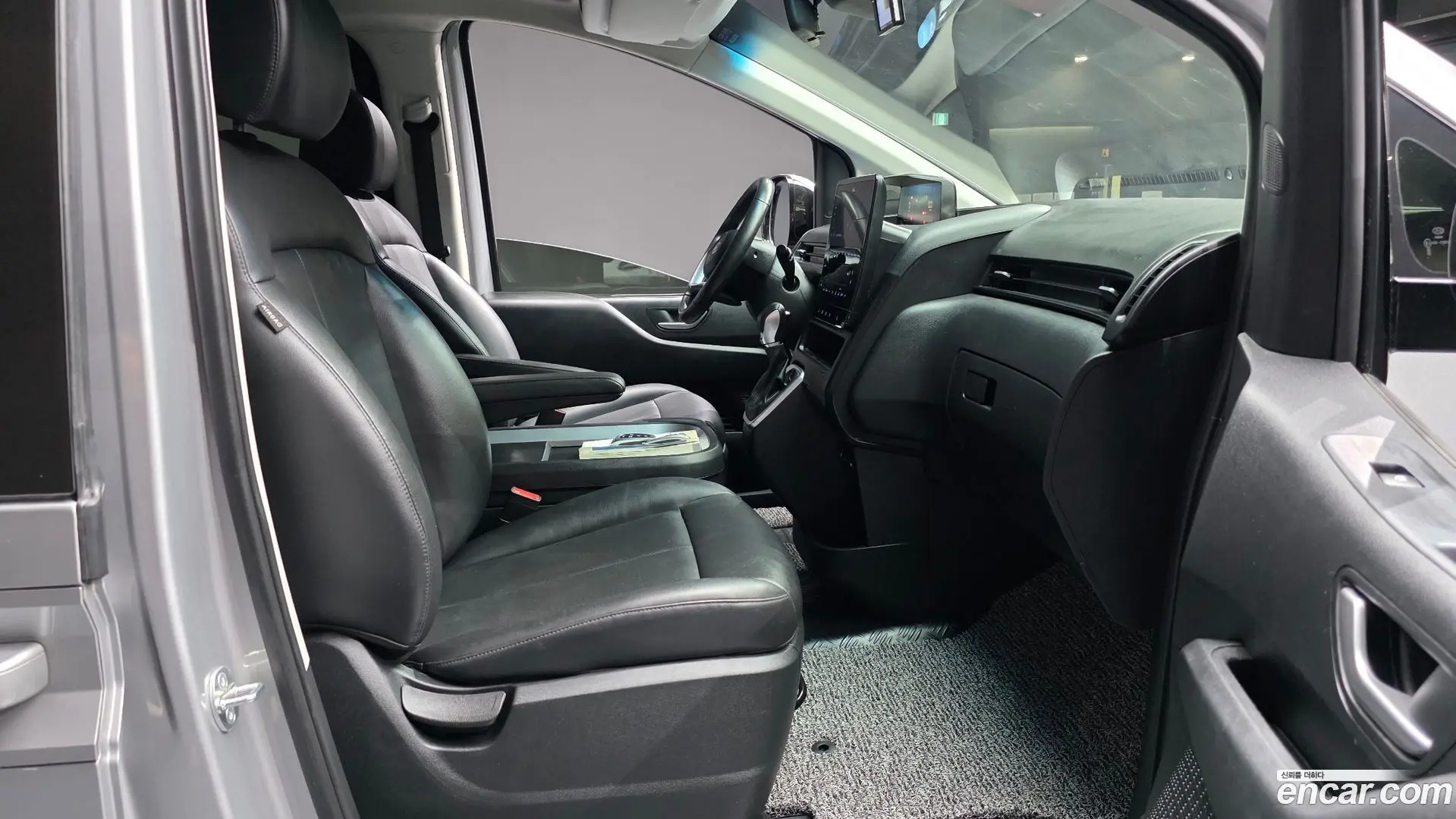 Hyundai Staria Cargo 5-Seater 2022
