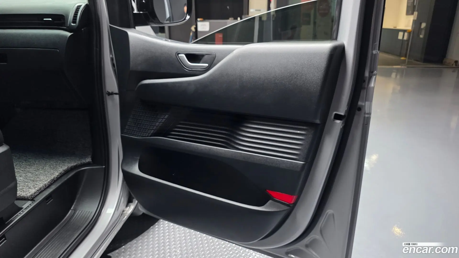 Hyundai Staria Cargo 5-Seater 2022