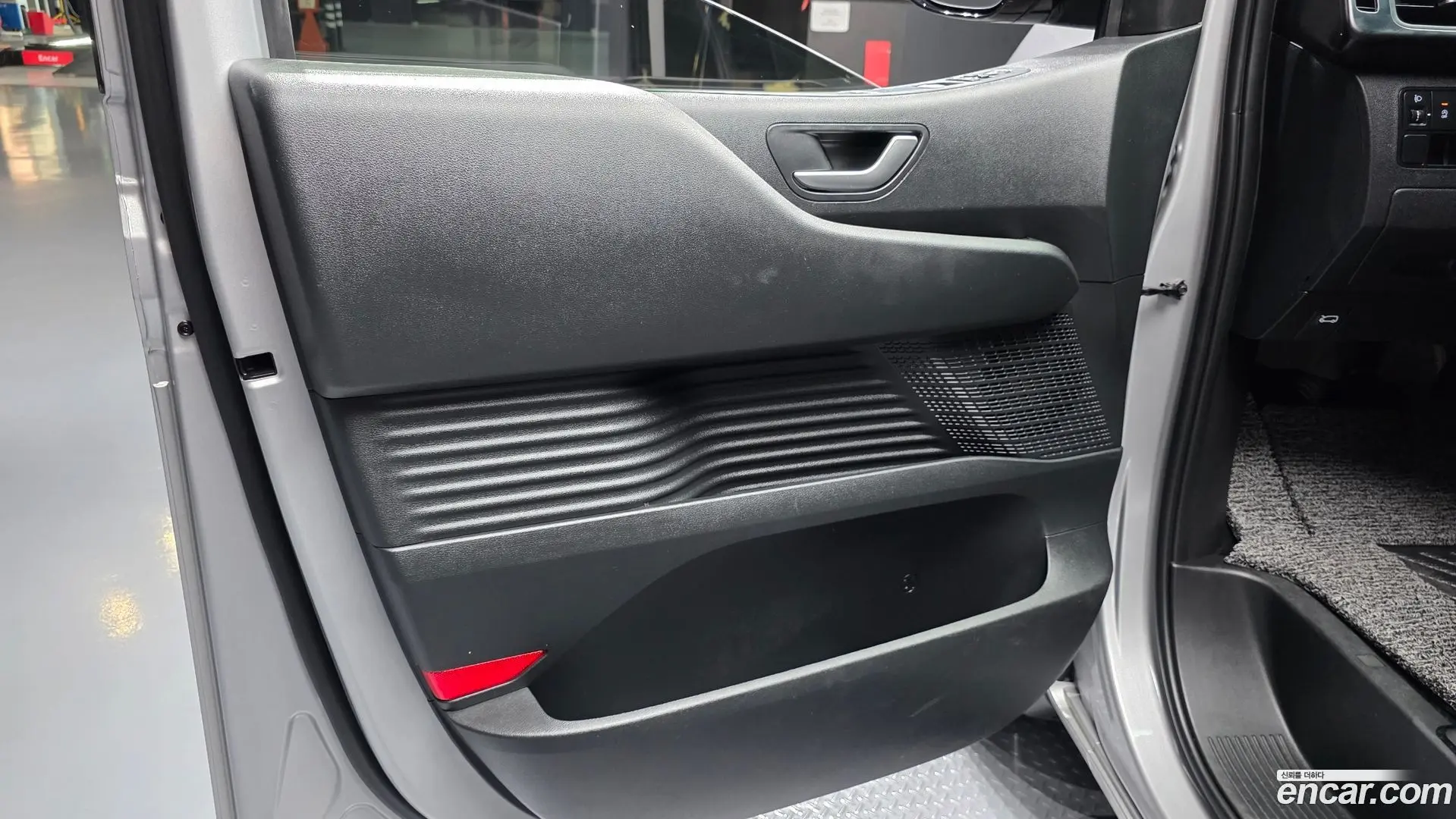 Hyundai Staria Cargo 5-Seater 2022