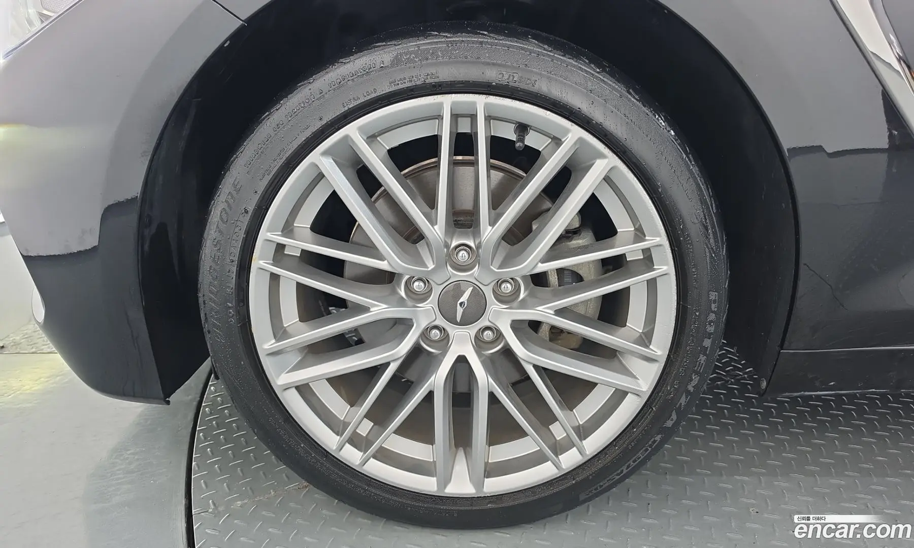 Genesis G70 2.0T AWD