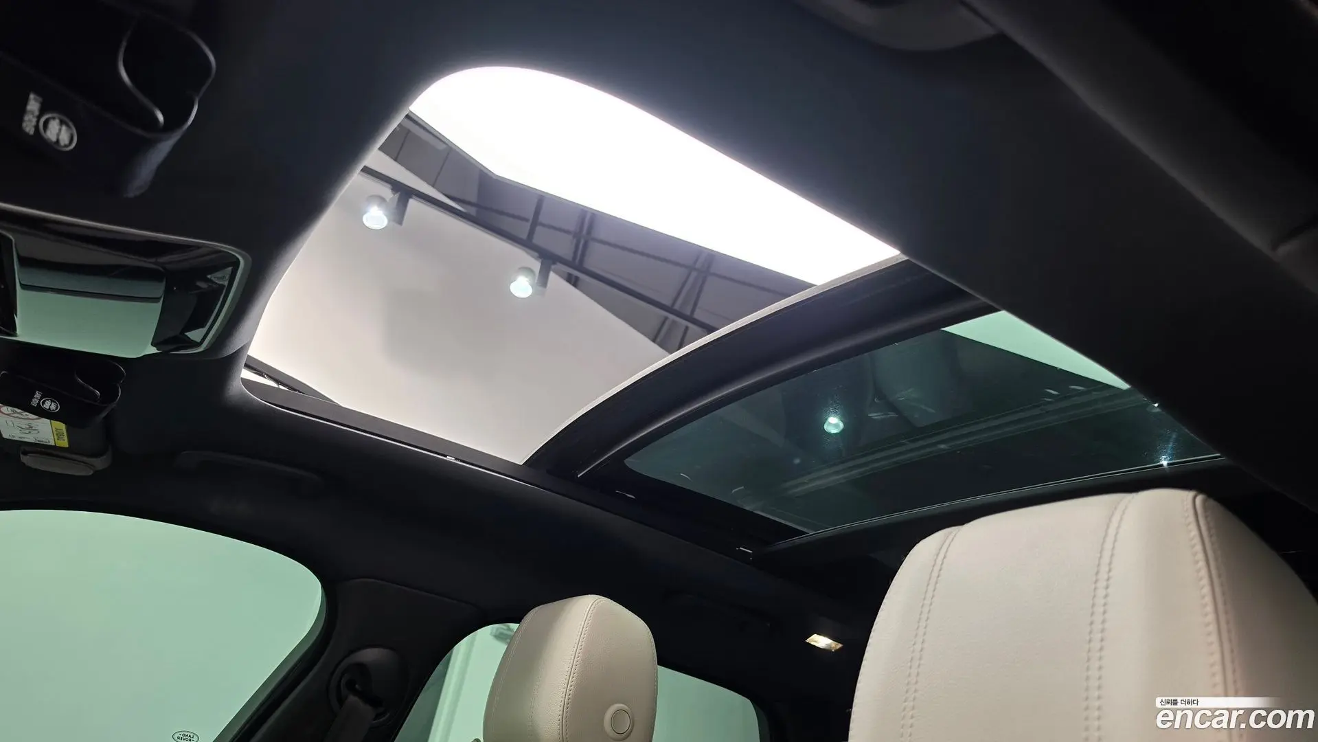 Land Rover Range Rover Velar 3.0 D300 R-Dynamic SE
