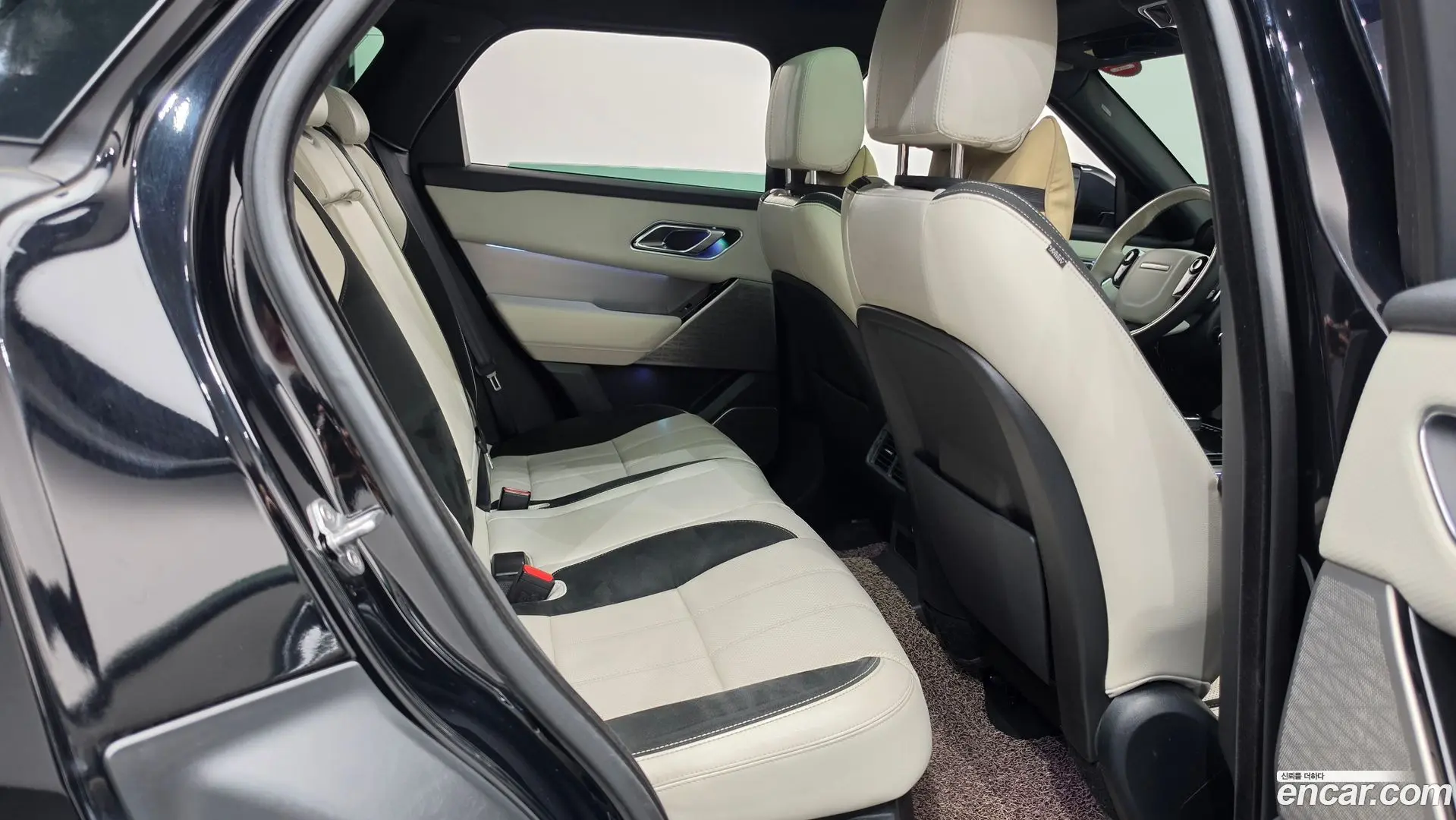 Land Rover Range Rover Velar 3.0 D300 R-Dynamic SE