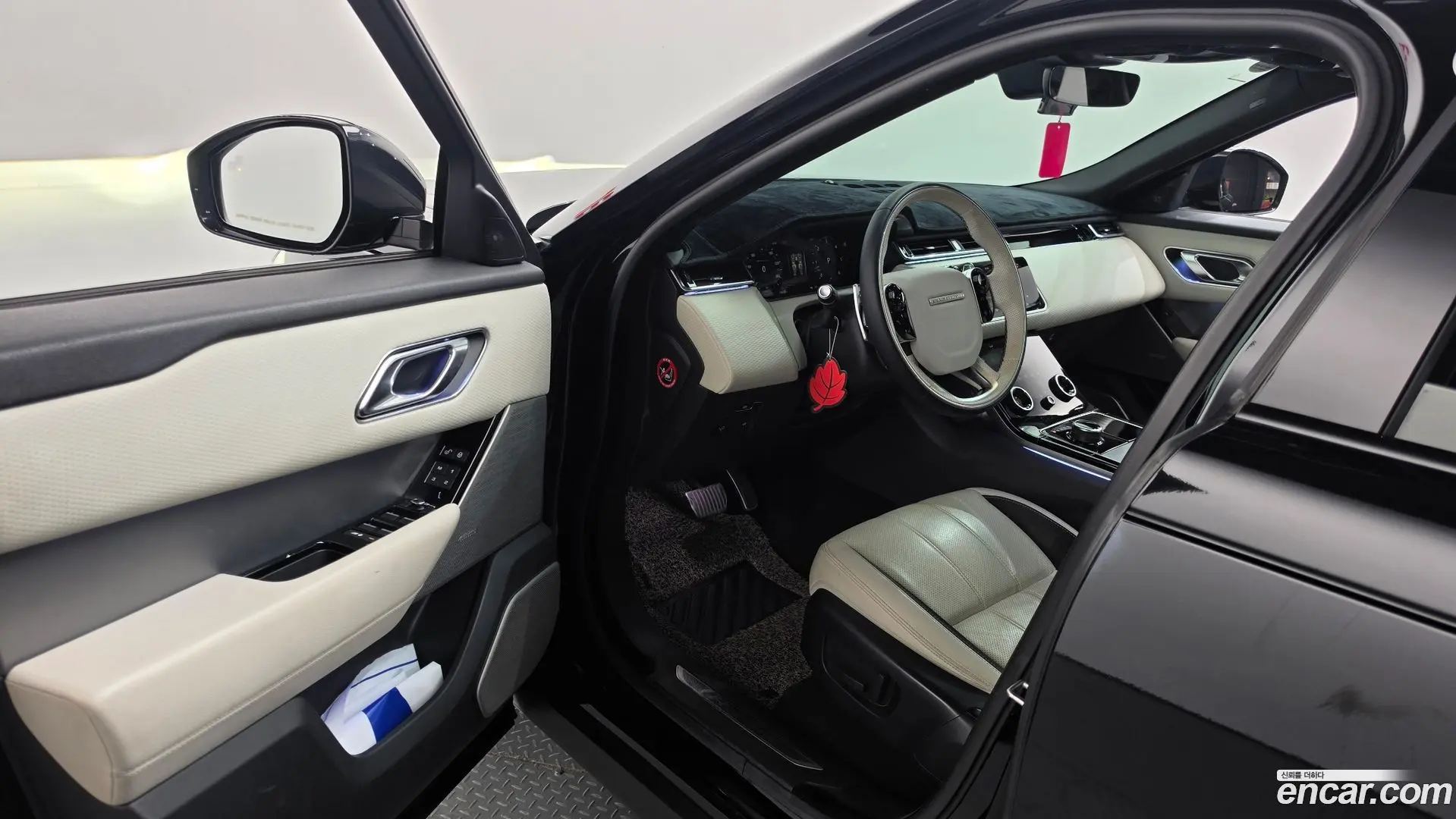 Land Rover Range Rover Velar 3.0 D300 R-Dynamic SE