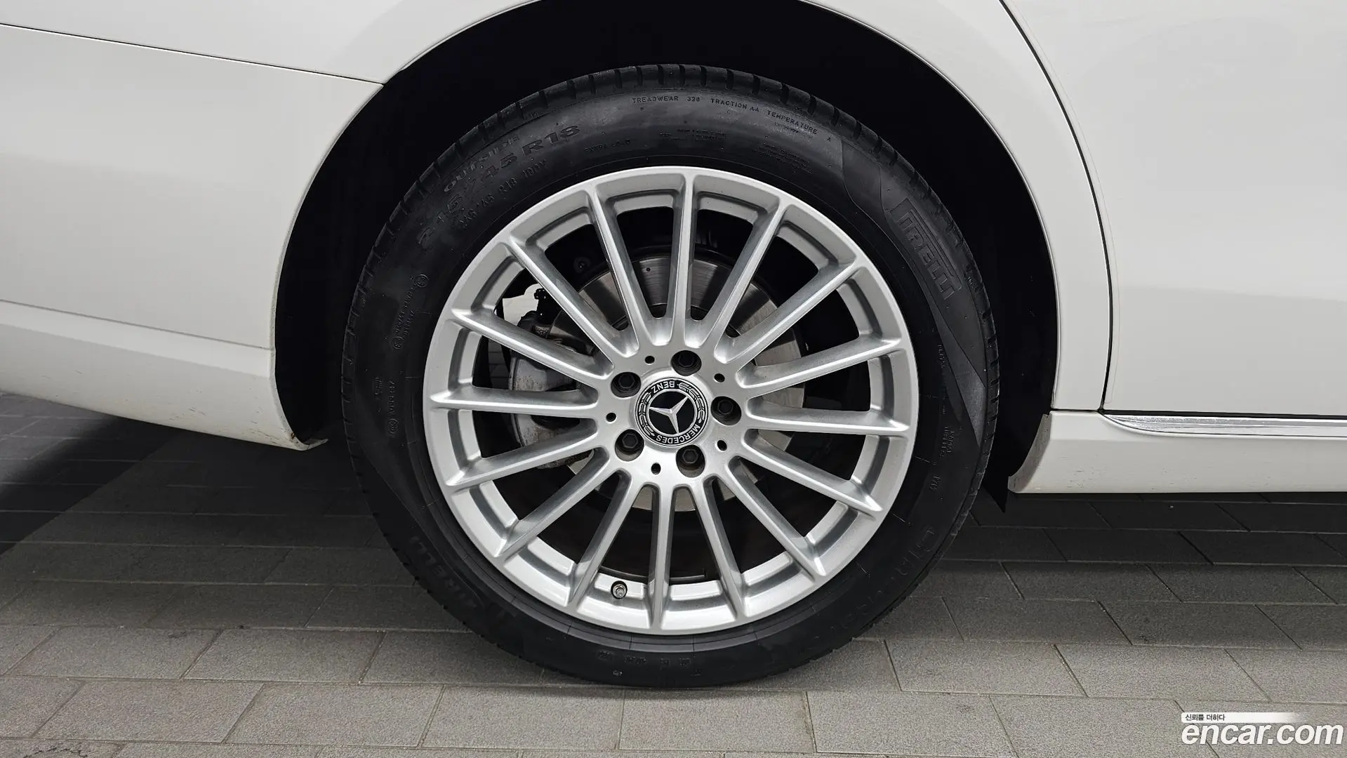 Mercedes-Benz E-Class E220d 4MATIC Exclusive