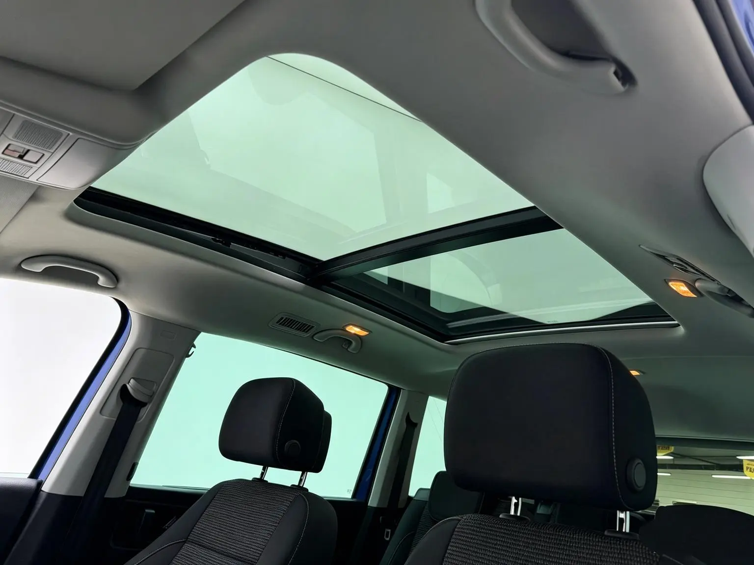 Volkswagen Sharan 2018 Facelift 380TSI 6 seat