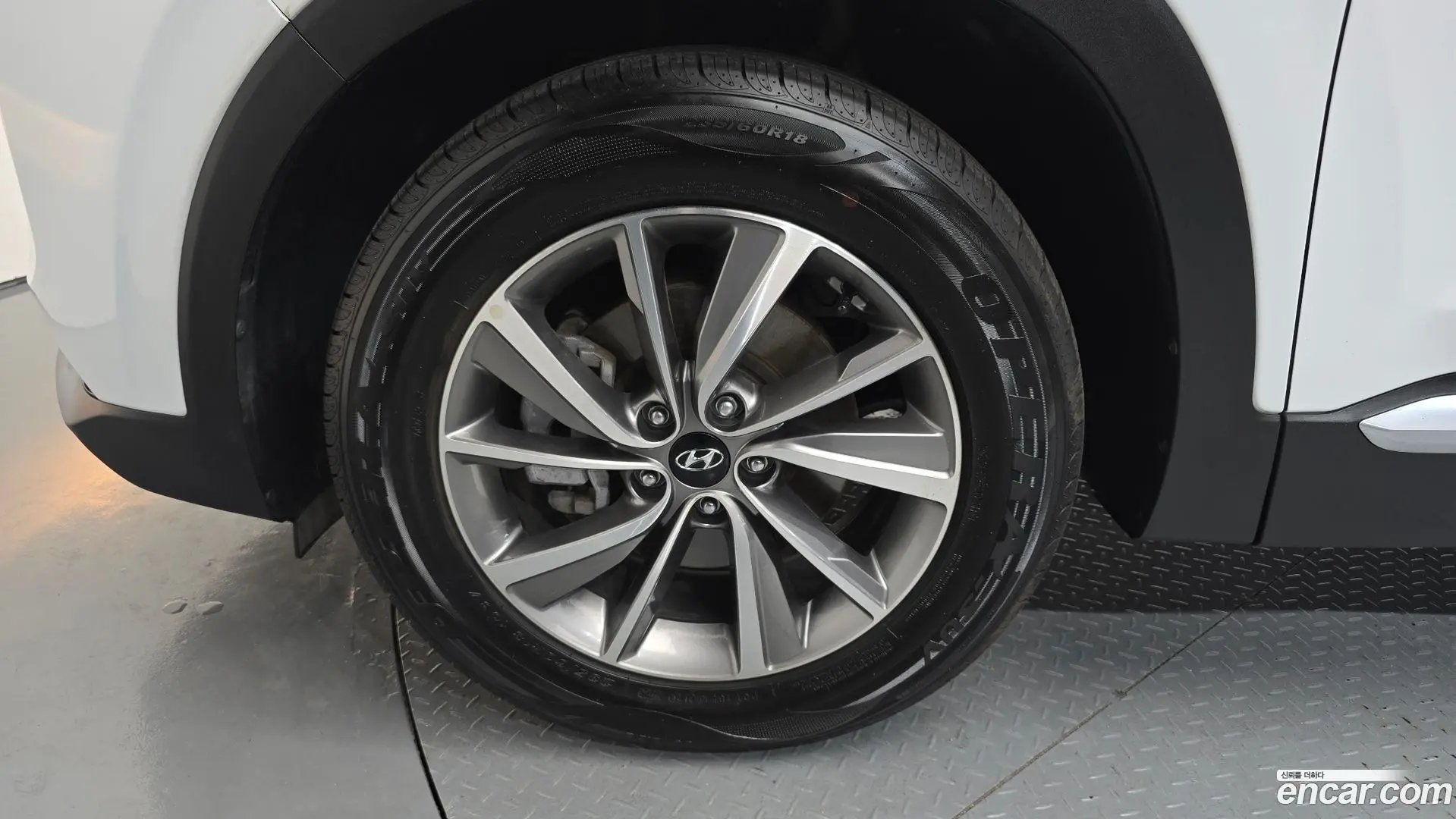 Hyundai Santafe Gasoline 2.0T 2WD