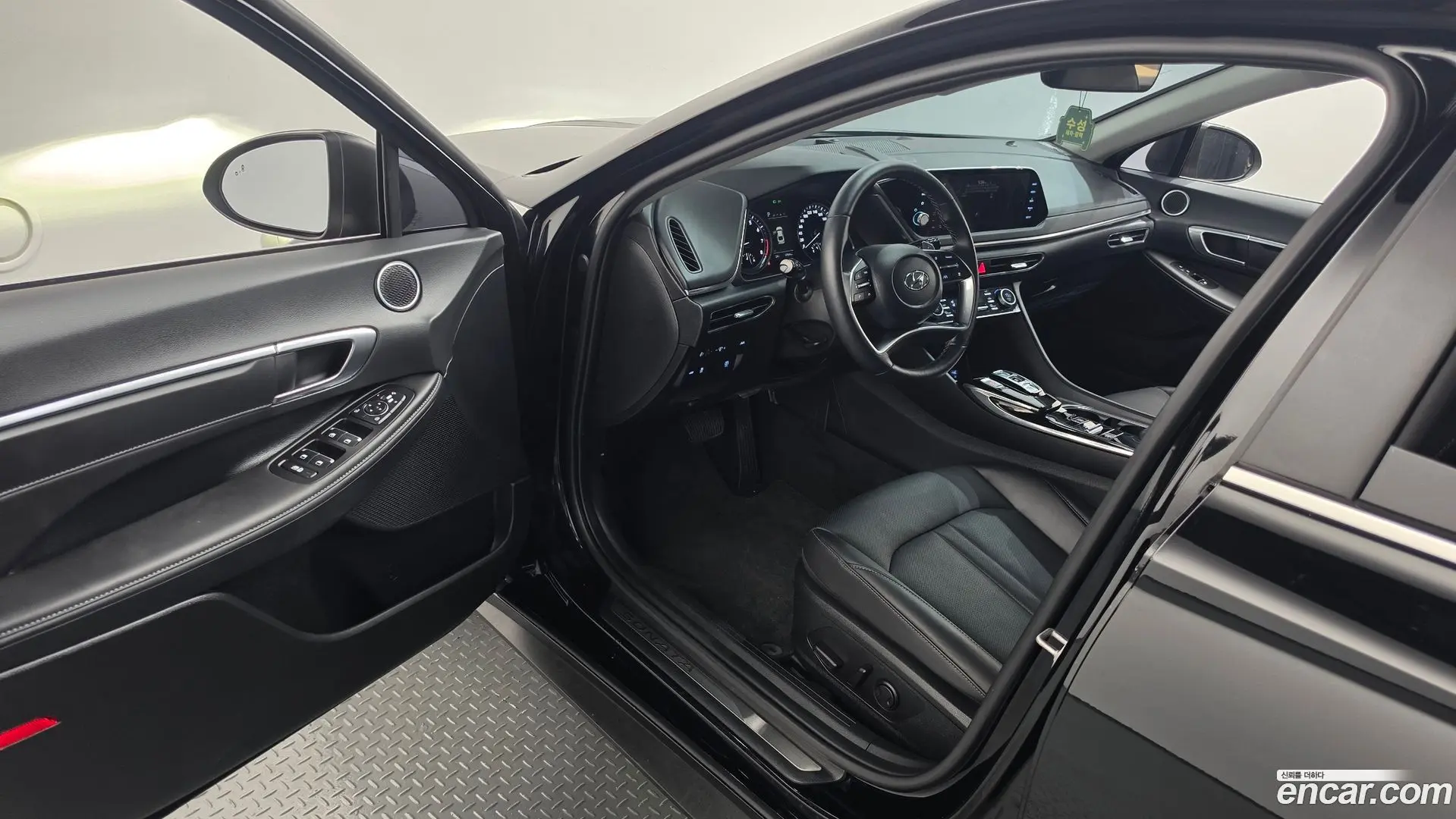 Hyundai Sonata 2.0 LPG(rental car)