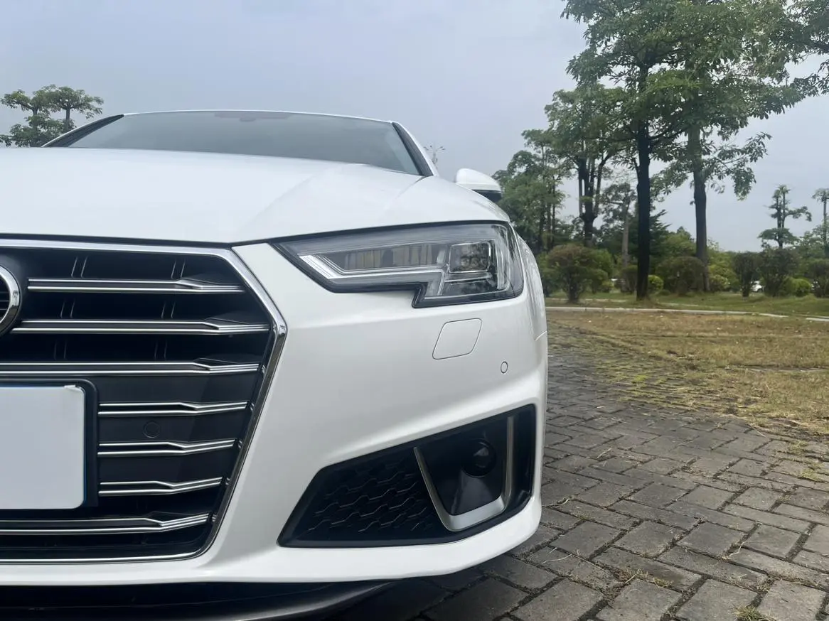 Audi A4L 2019 40 TFSI Fashion China VI