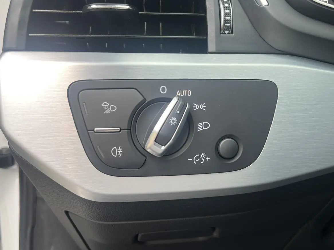 Audi A4L 2019 40 TFSI Fashion China VI