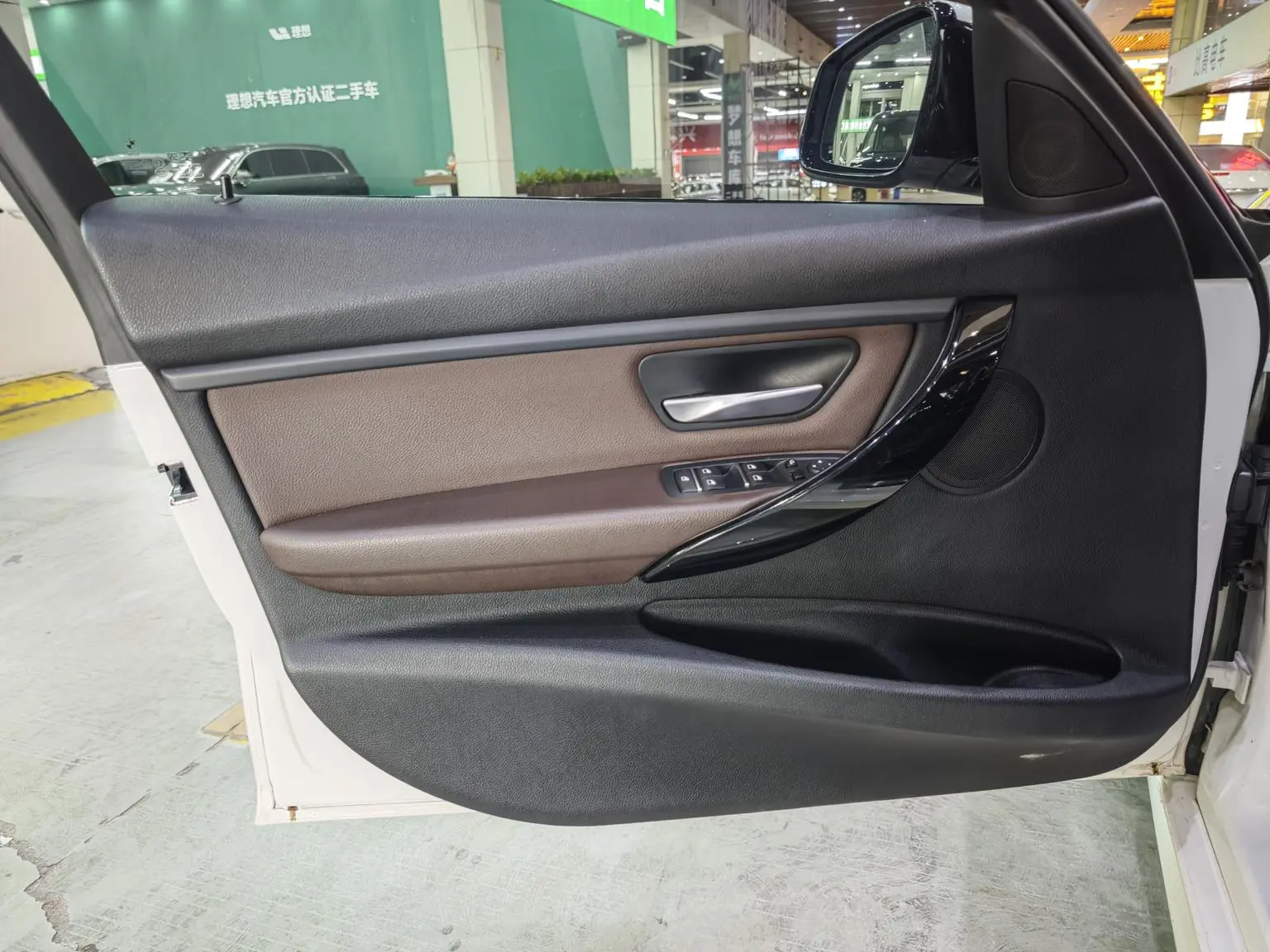 BMW 3 Series 2018 320Li Leading M Sport Package