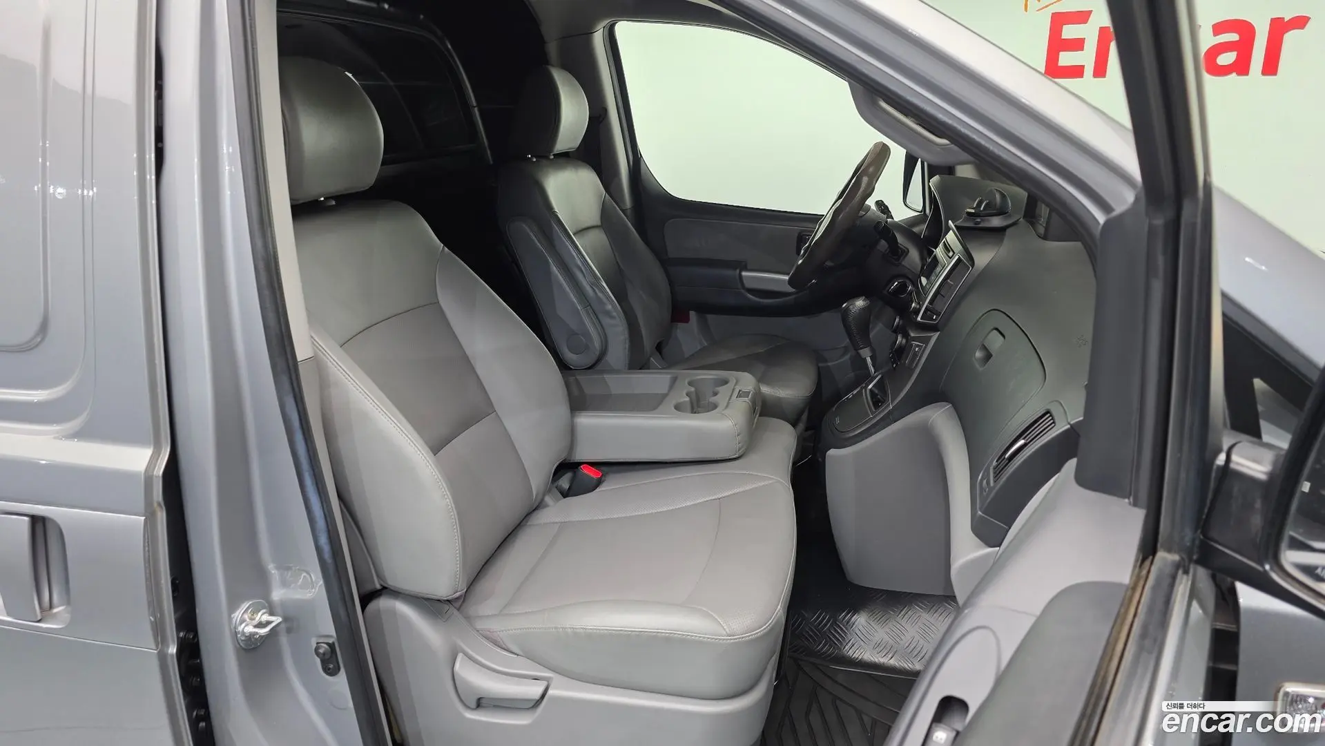 Hyundai Starex Van 3-Seater