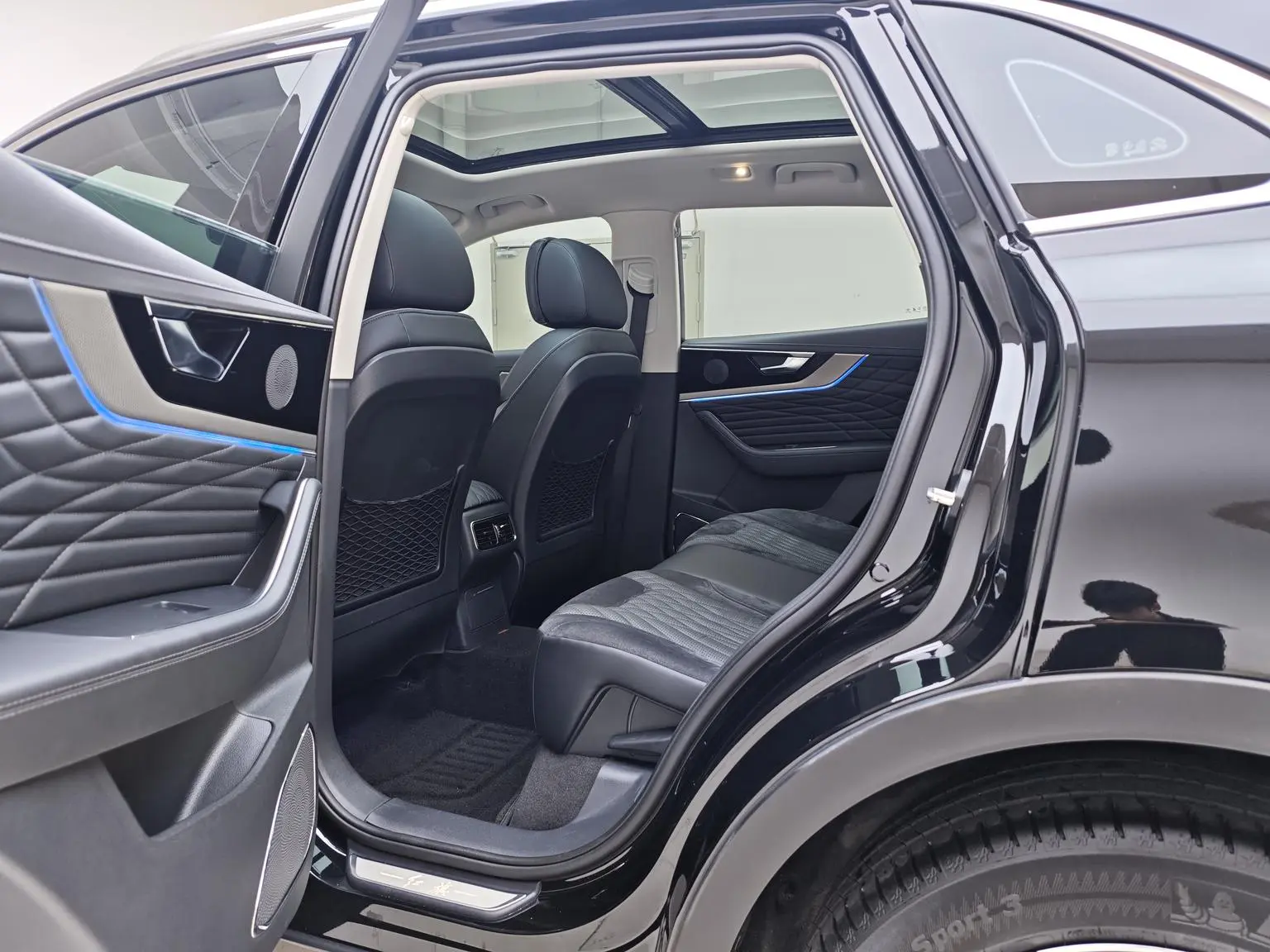 Hongqi HS5 2022 Facelift 2.0T Connected Flagship Enjoy