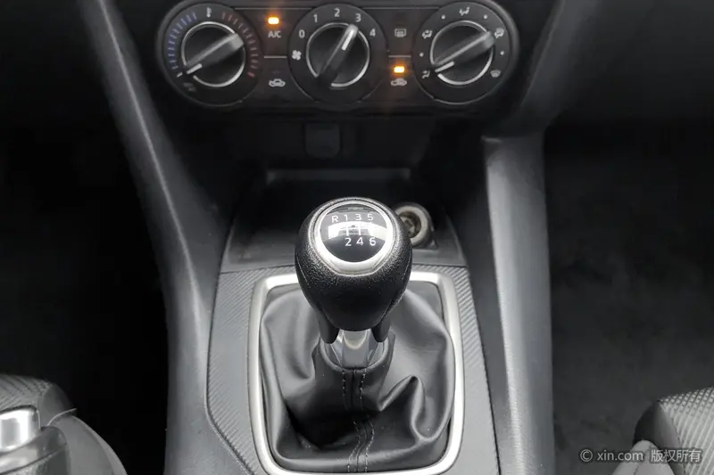 Mazda3 Angkesela 2017 Sedan 1.5L Manual Comfort Type National V