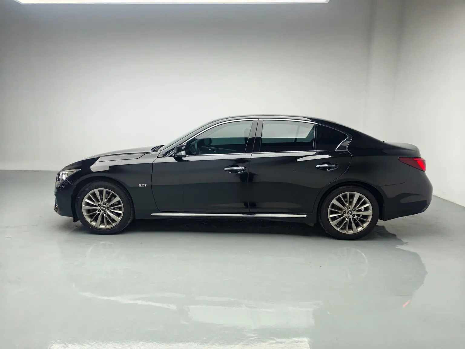 Infiniti Q50L 2018 2.0T China VI
