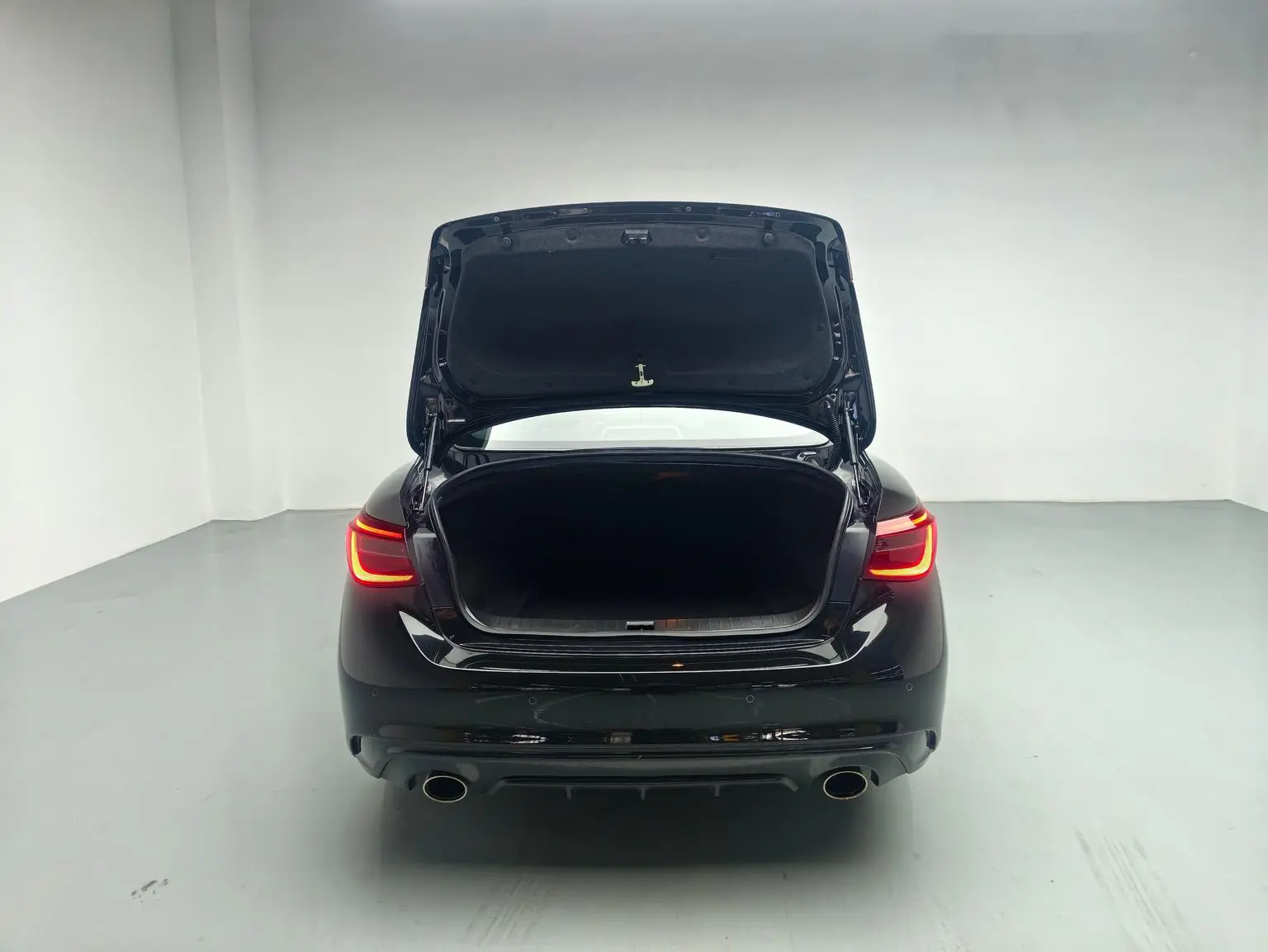Infiniti Q50L 2018 2.0T China VI